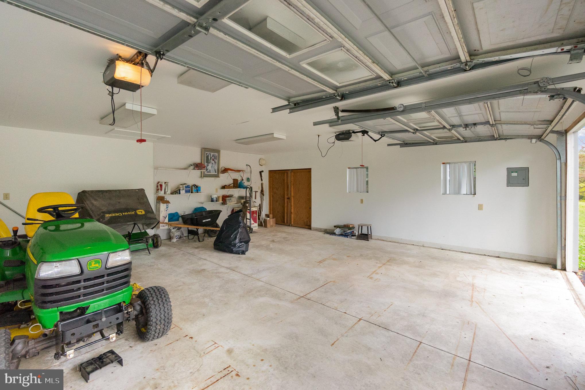 BEE TREE MANOR - Residential