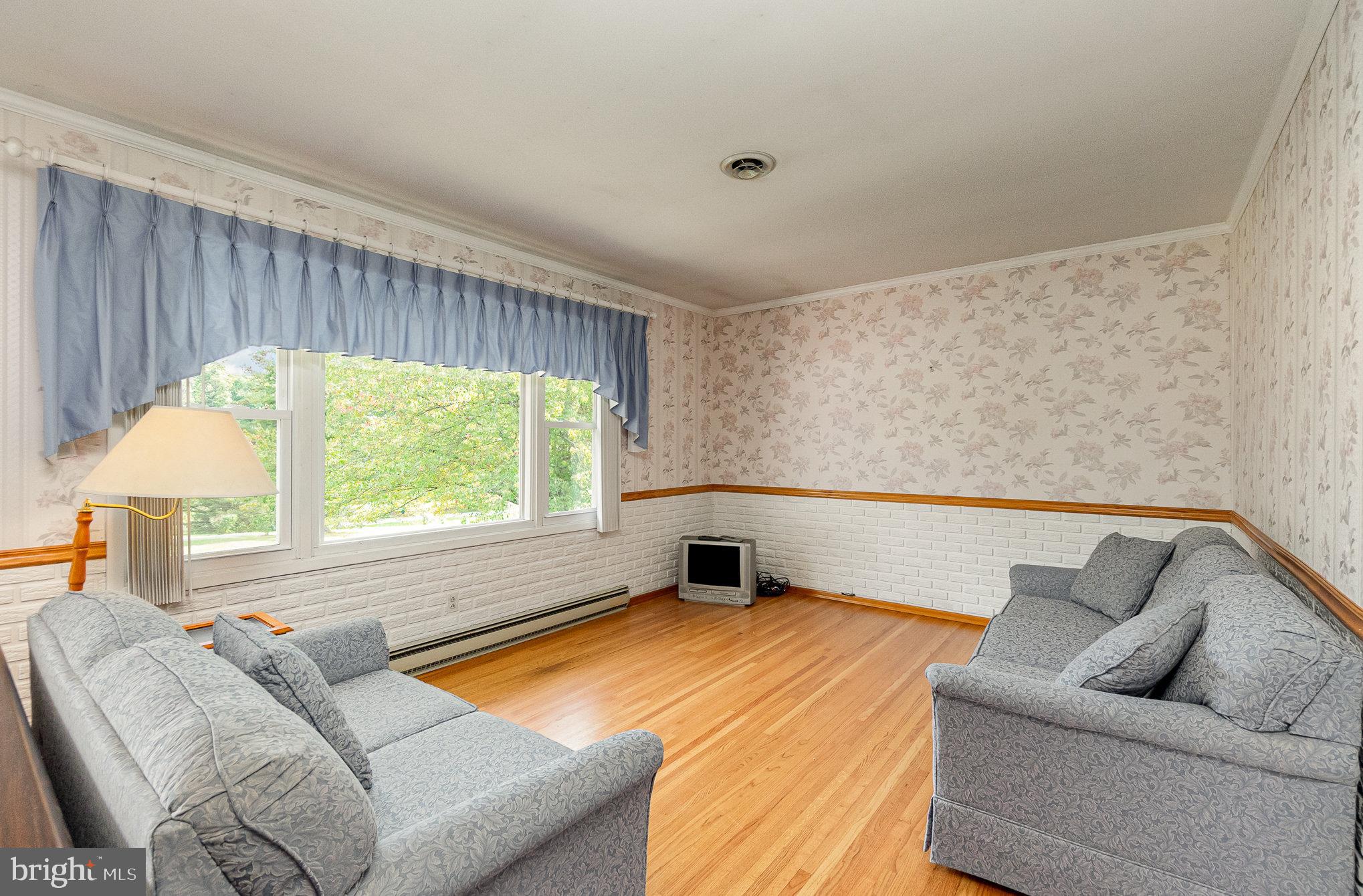 BEE TREE MANOR - Residential