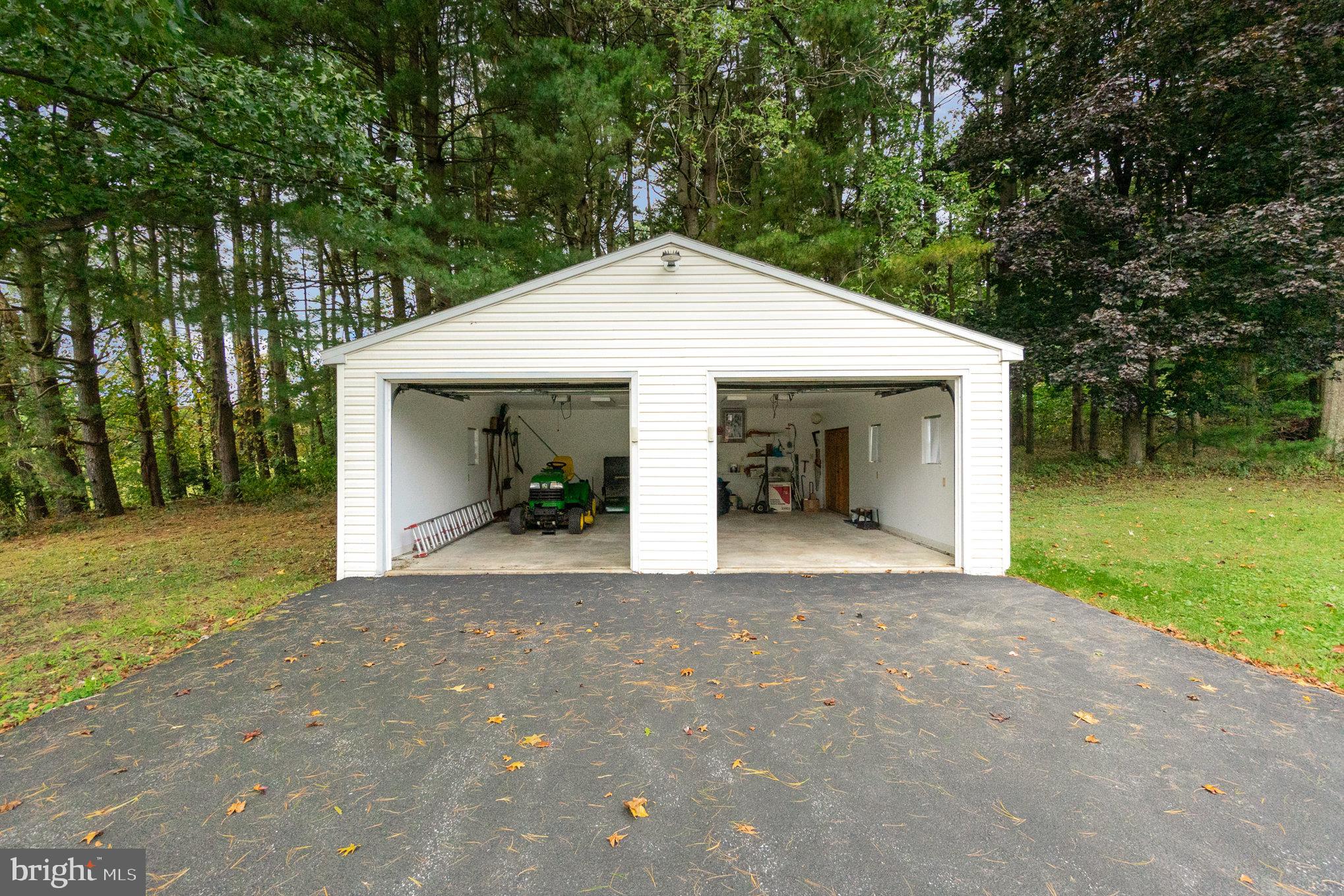 BEE TREE MANOR - Residential