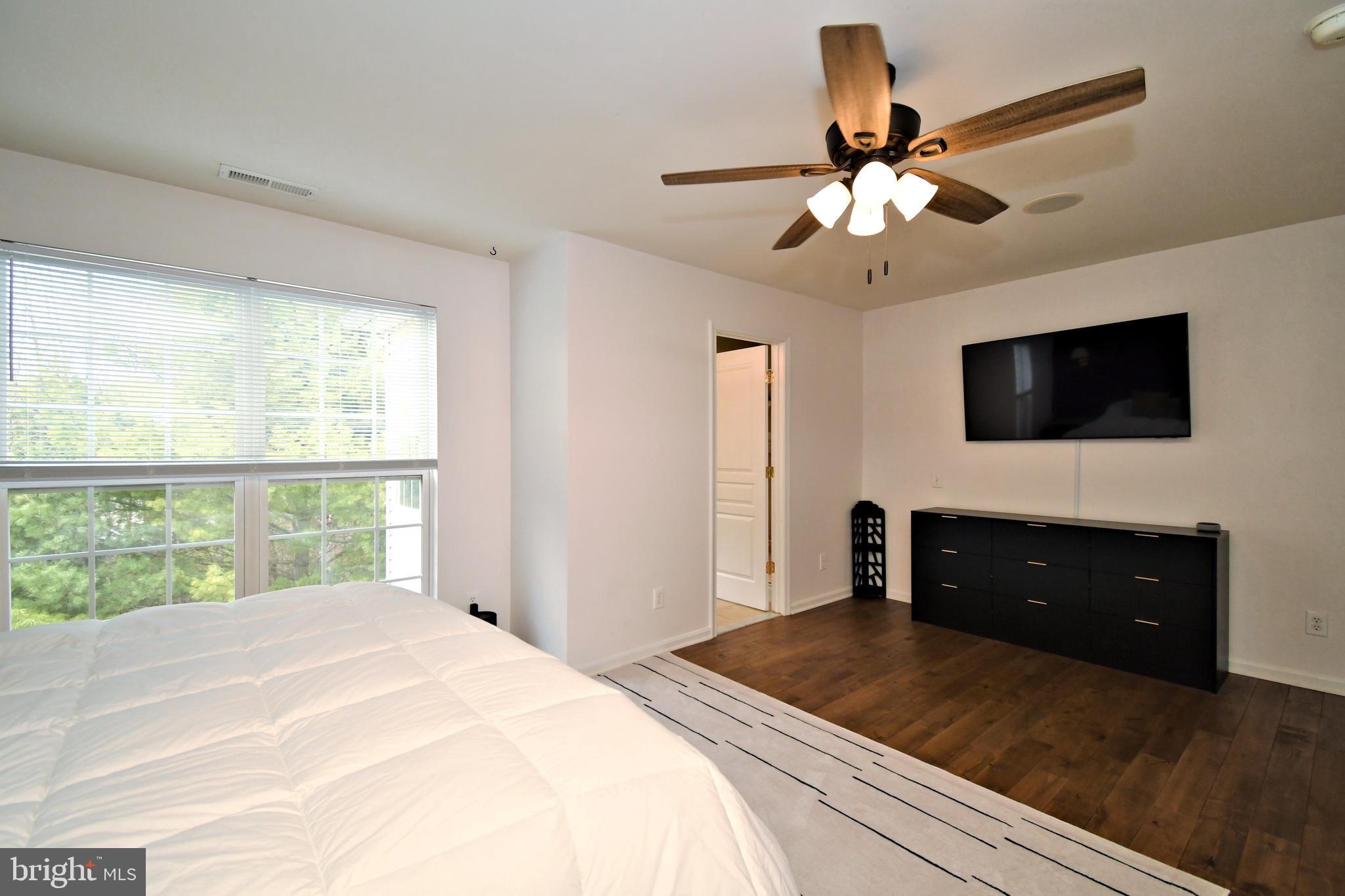 LONGFORD CROSSING - Residential