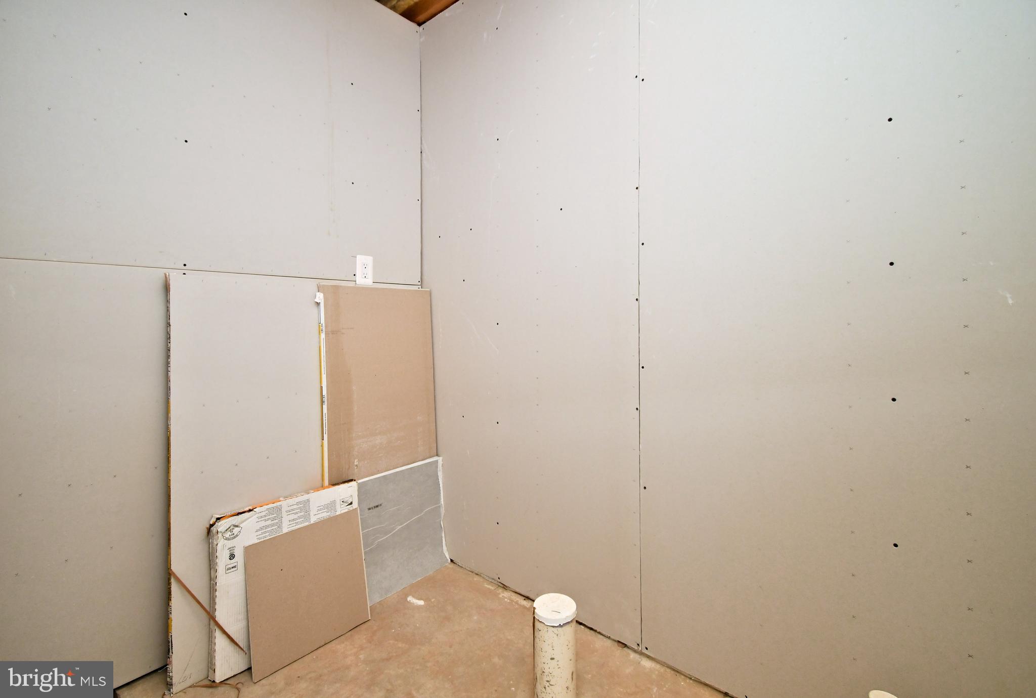 LONGFORD CROSSING - Residential