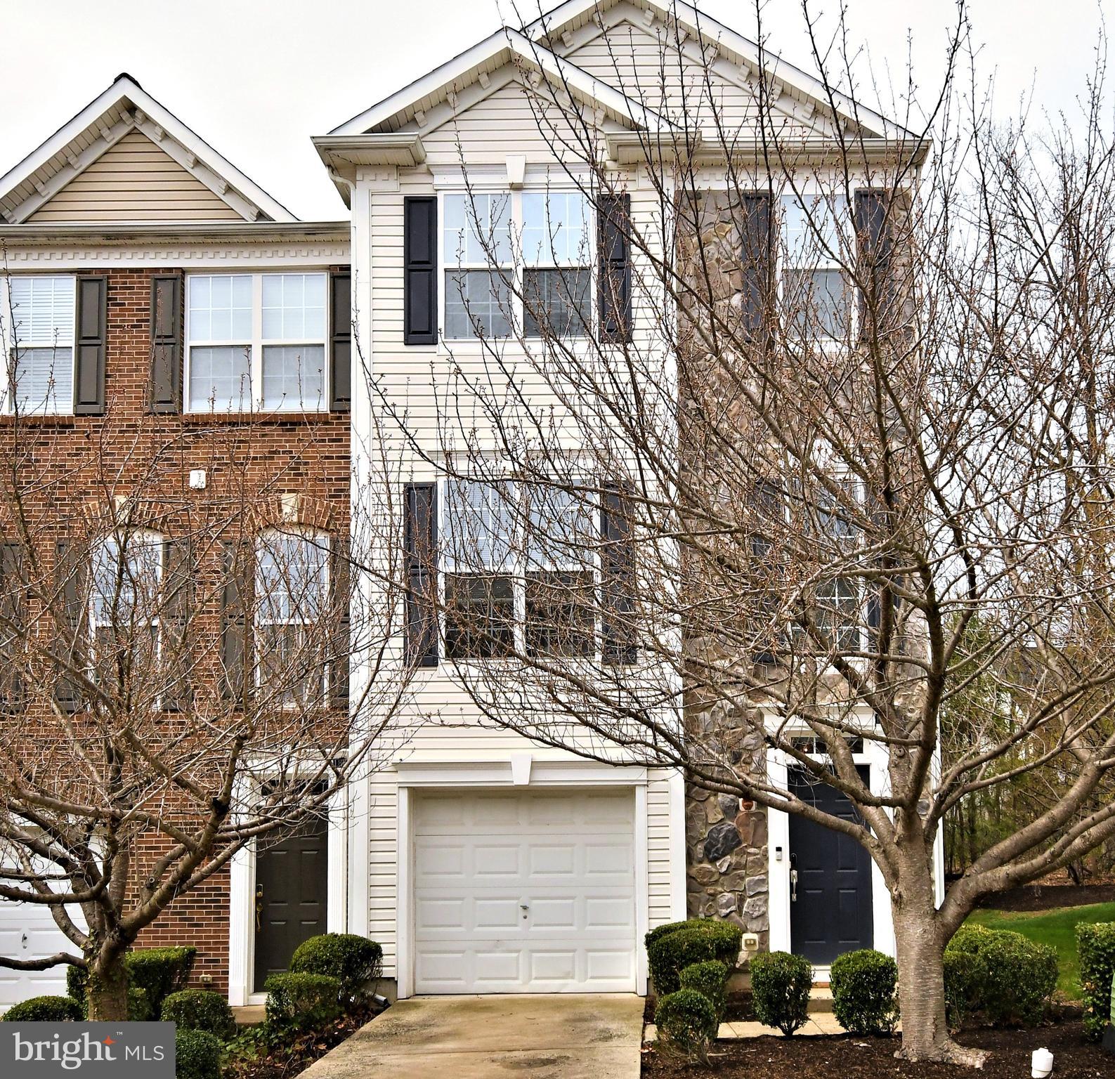 LONGFORD CROSSING - Residential