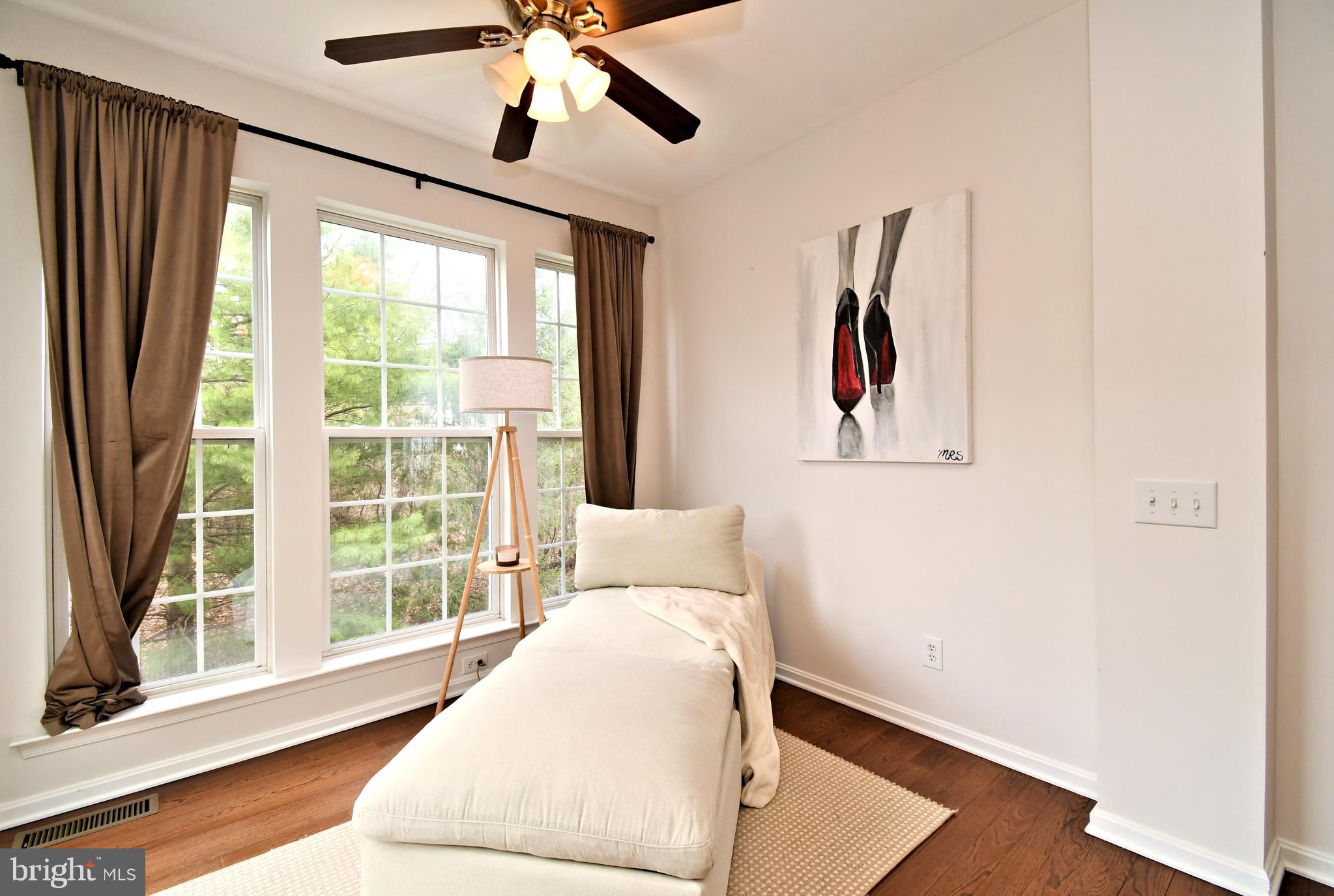 LONGFORD CROSSING - Residential