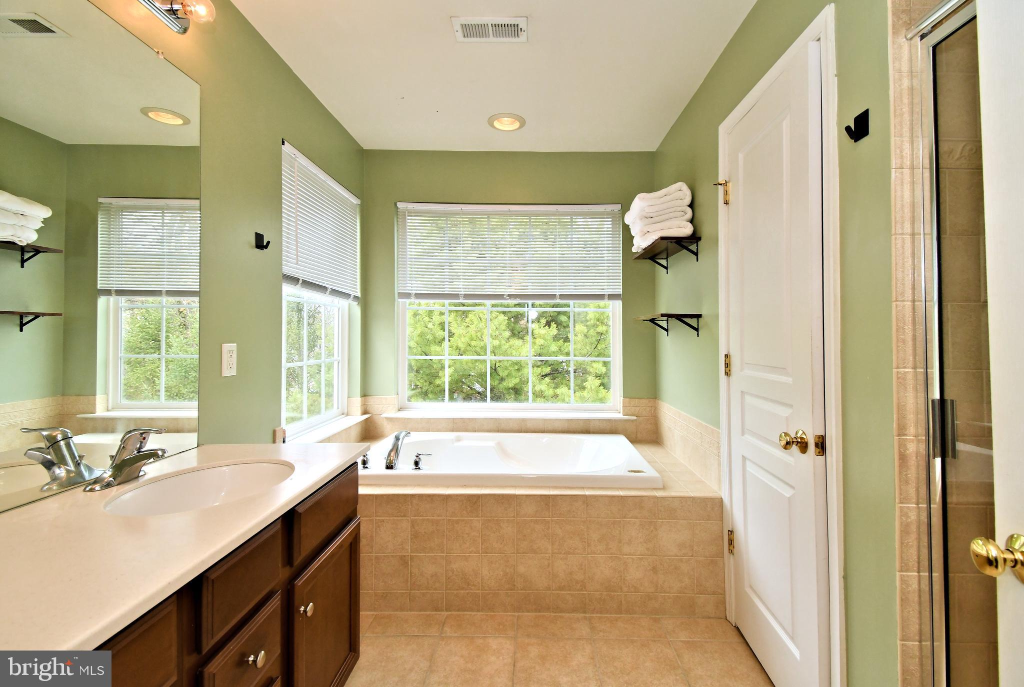 LONGFORD CROSSING - Residential