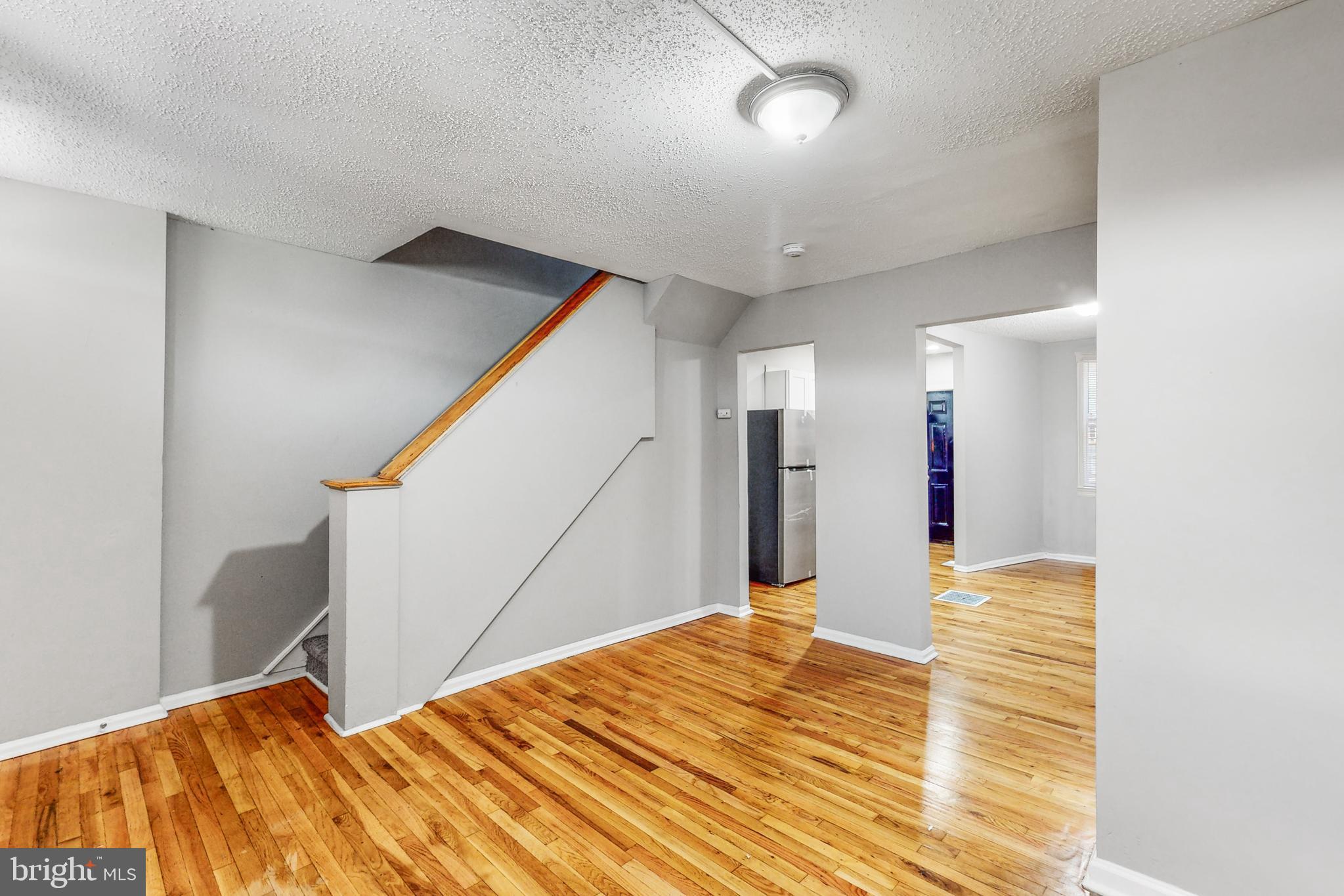 2726 LAURETTA AVENUE