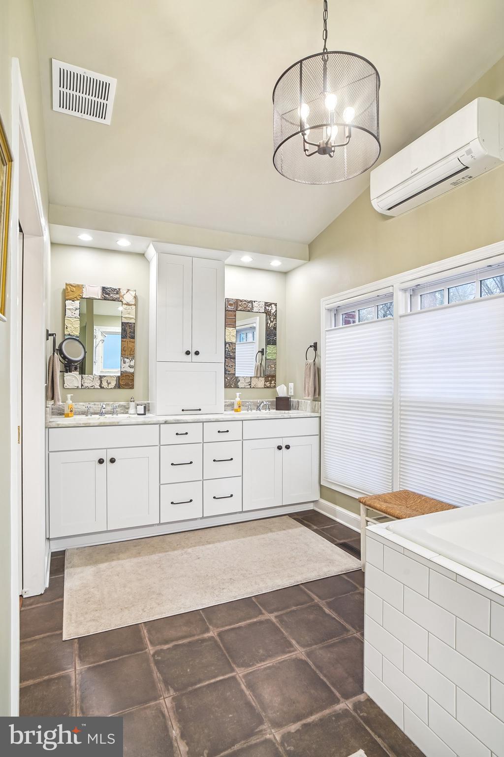 OLD FARM - Residential