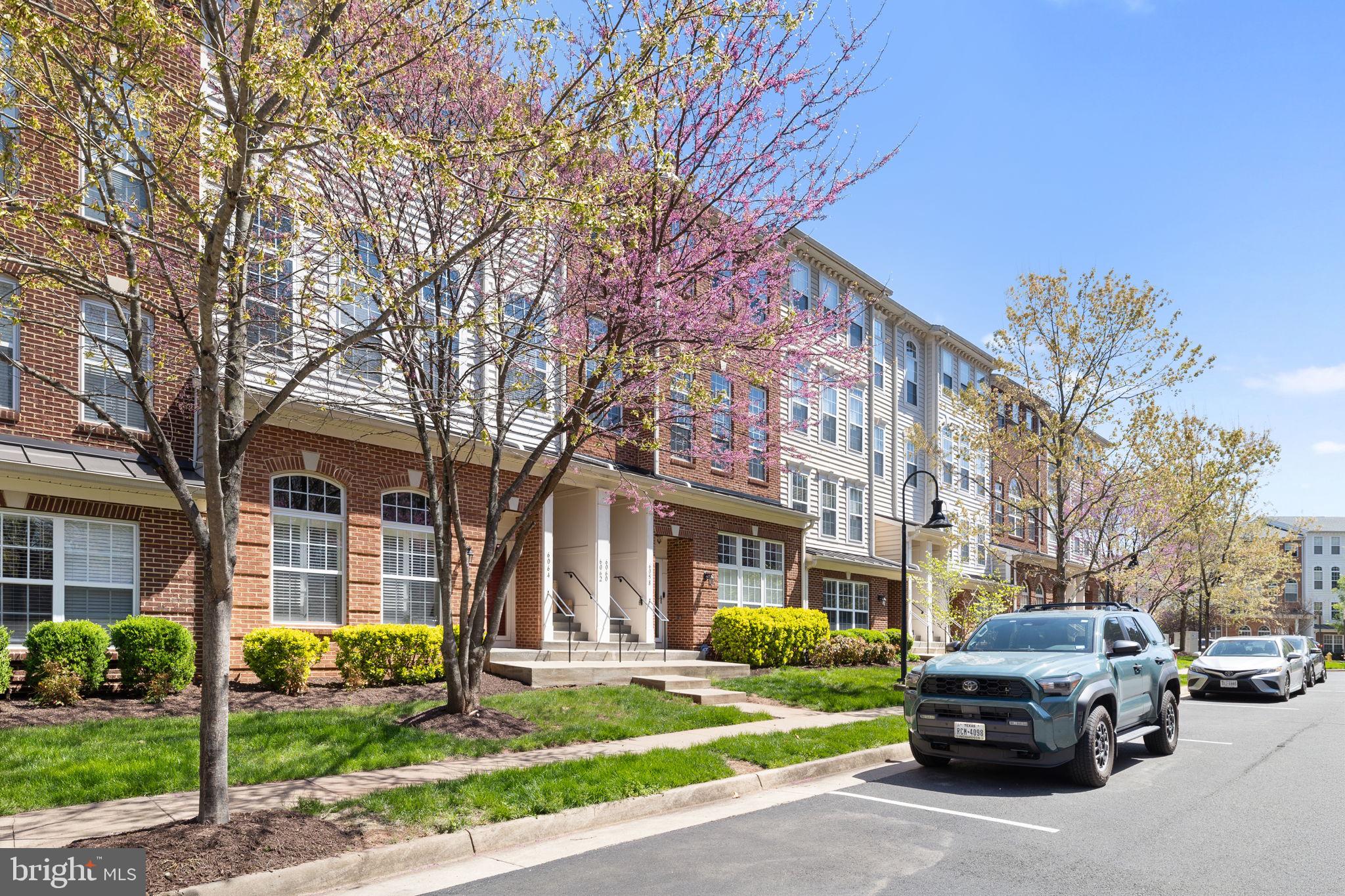 MARKET CENTER CONDOMINIUM - Residential