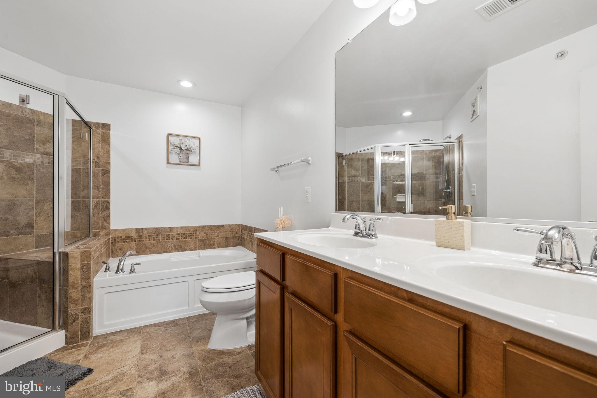 MARKET CENTER CONDOMINIUM - Residential