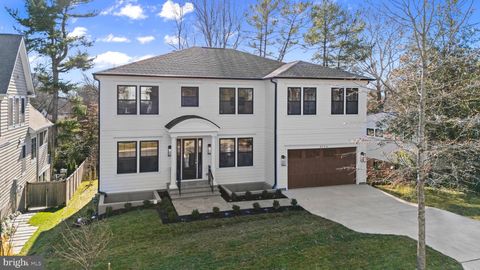 Photo of 4714 Essex Avenue, CHEVY CHASE, MD 20815 (MLS # MDMC2199686)