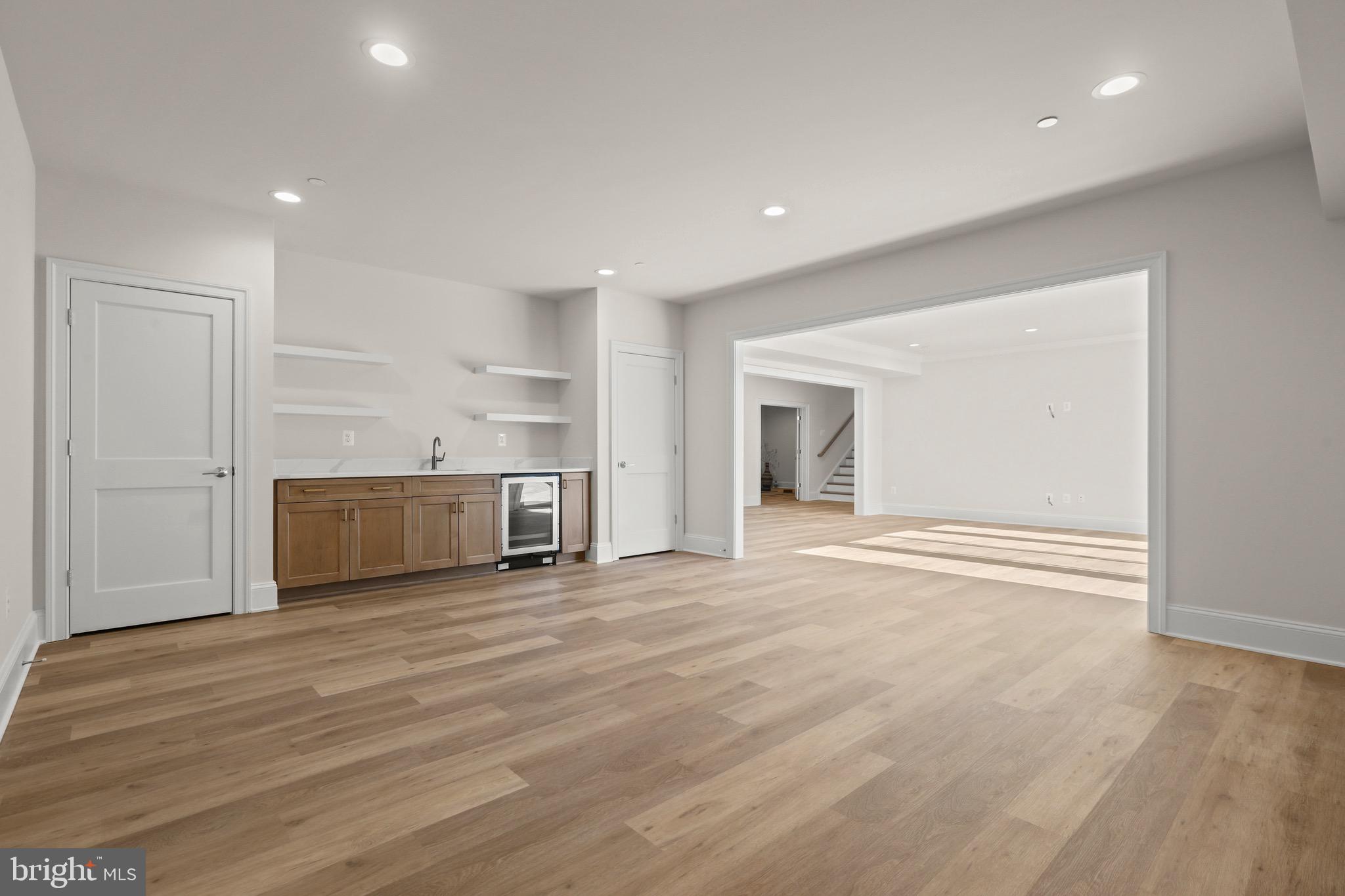 SOMERSET - Residential