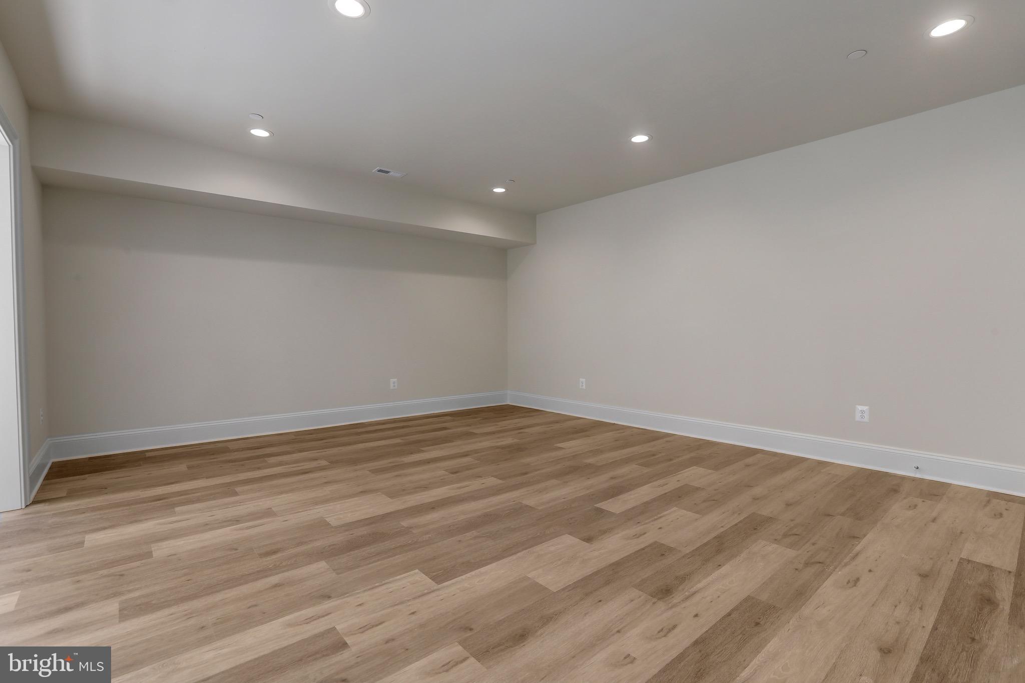 SOMERSET - Residential