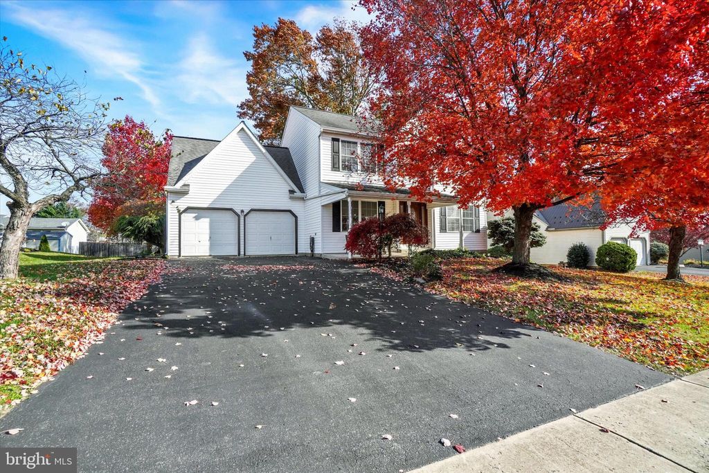 Photo of 119 Cedar Drive, DOVER, PA 17315 (MLS # PAYK2091226)