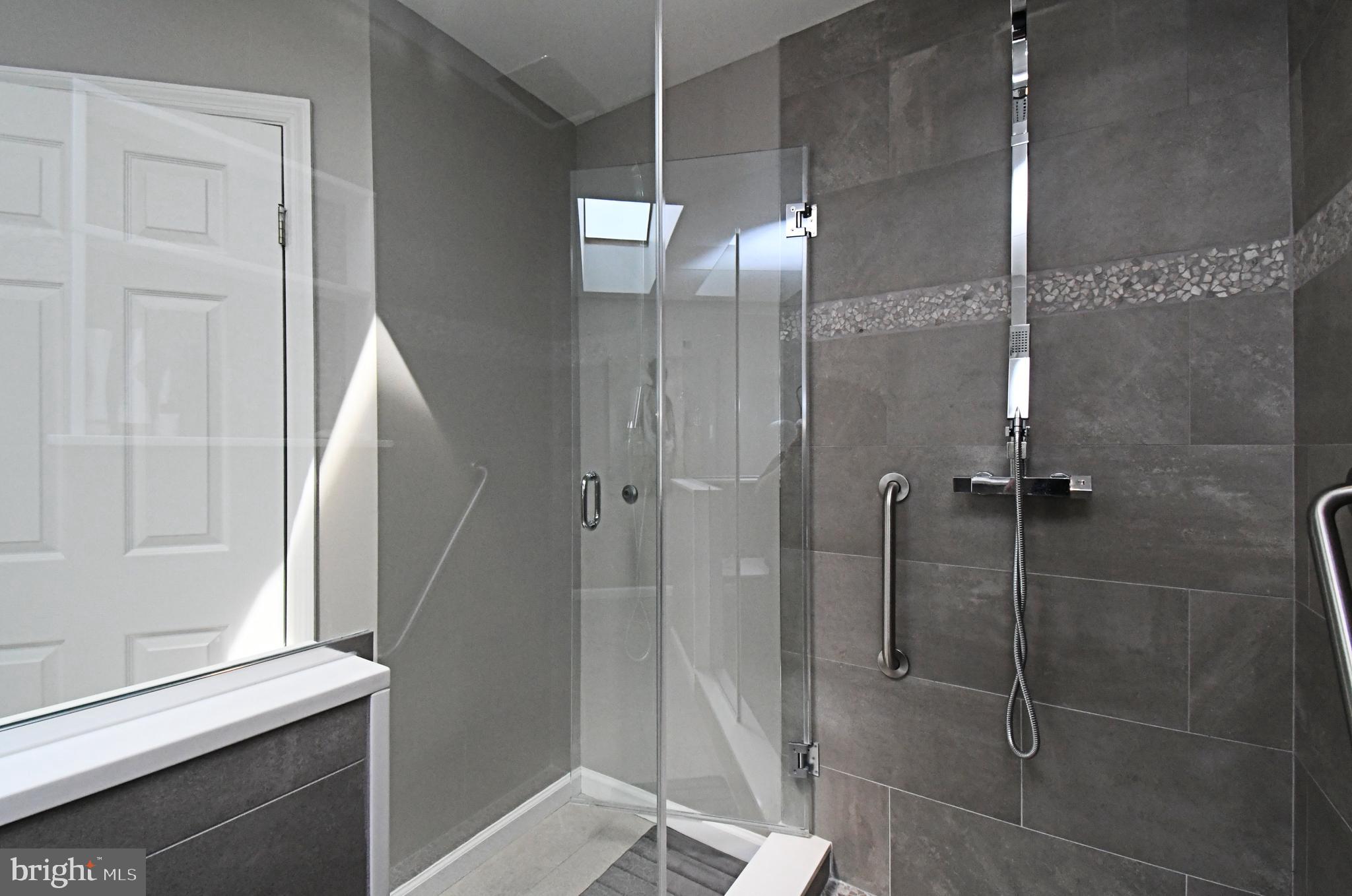 PINECREST - Residential