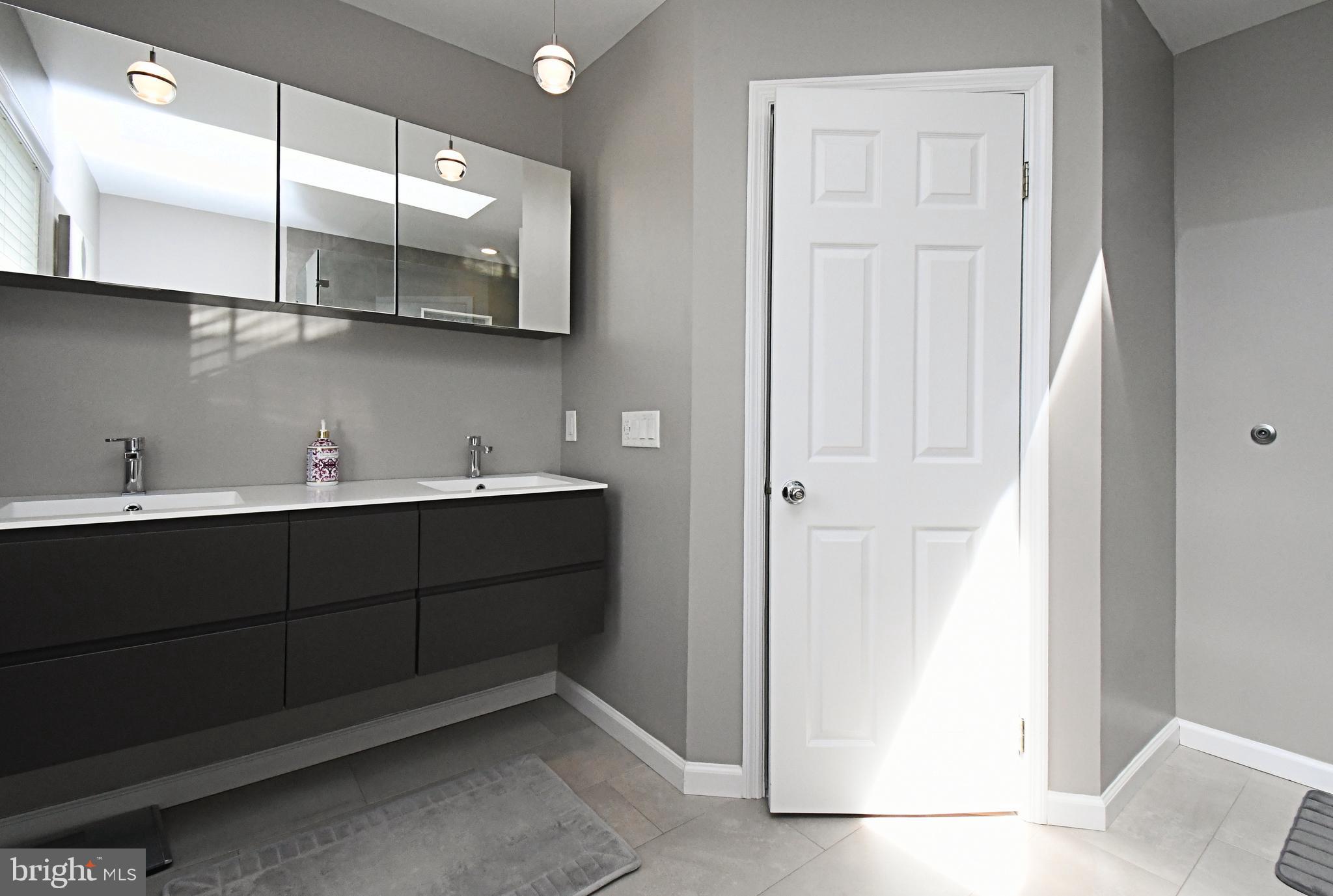 PINECREST - Residential