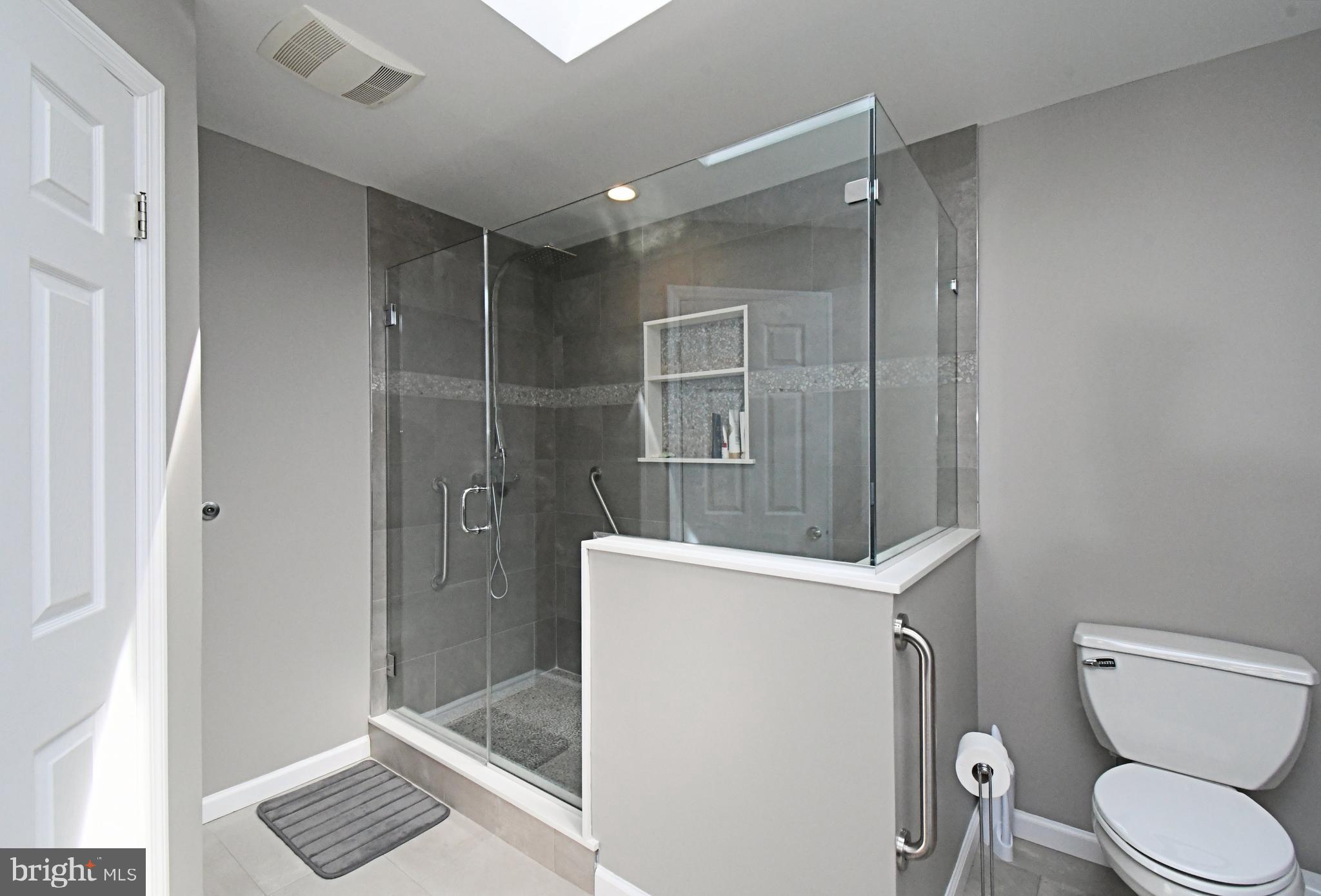 PINECREST - Residential