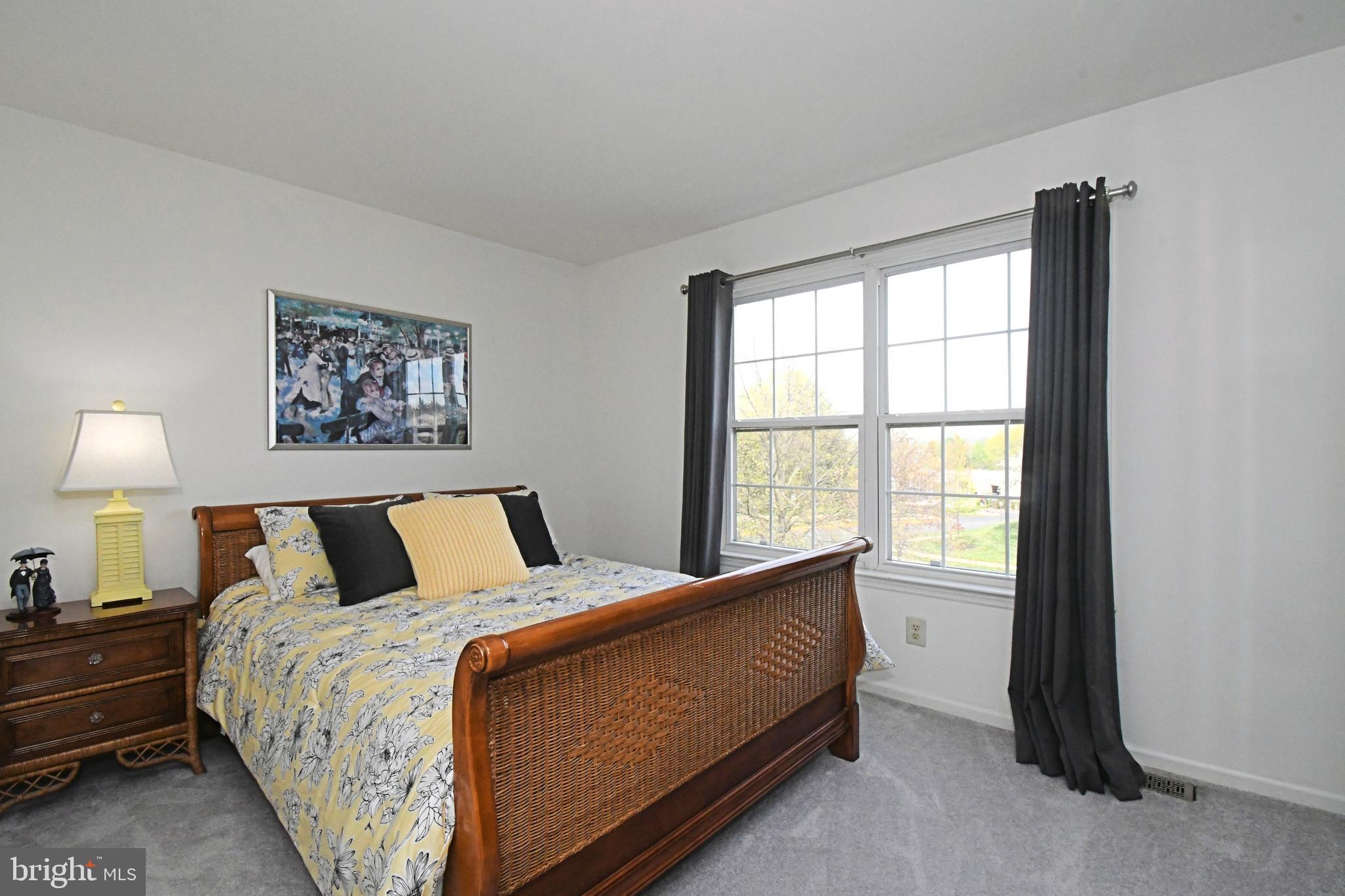 PINECREST - Residential