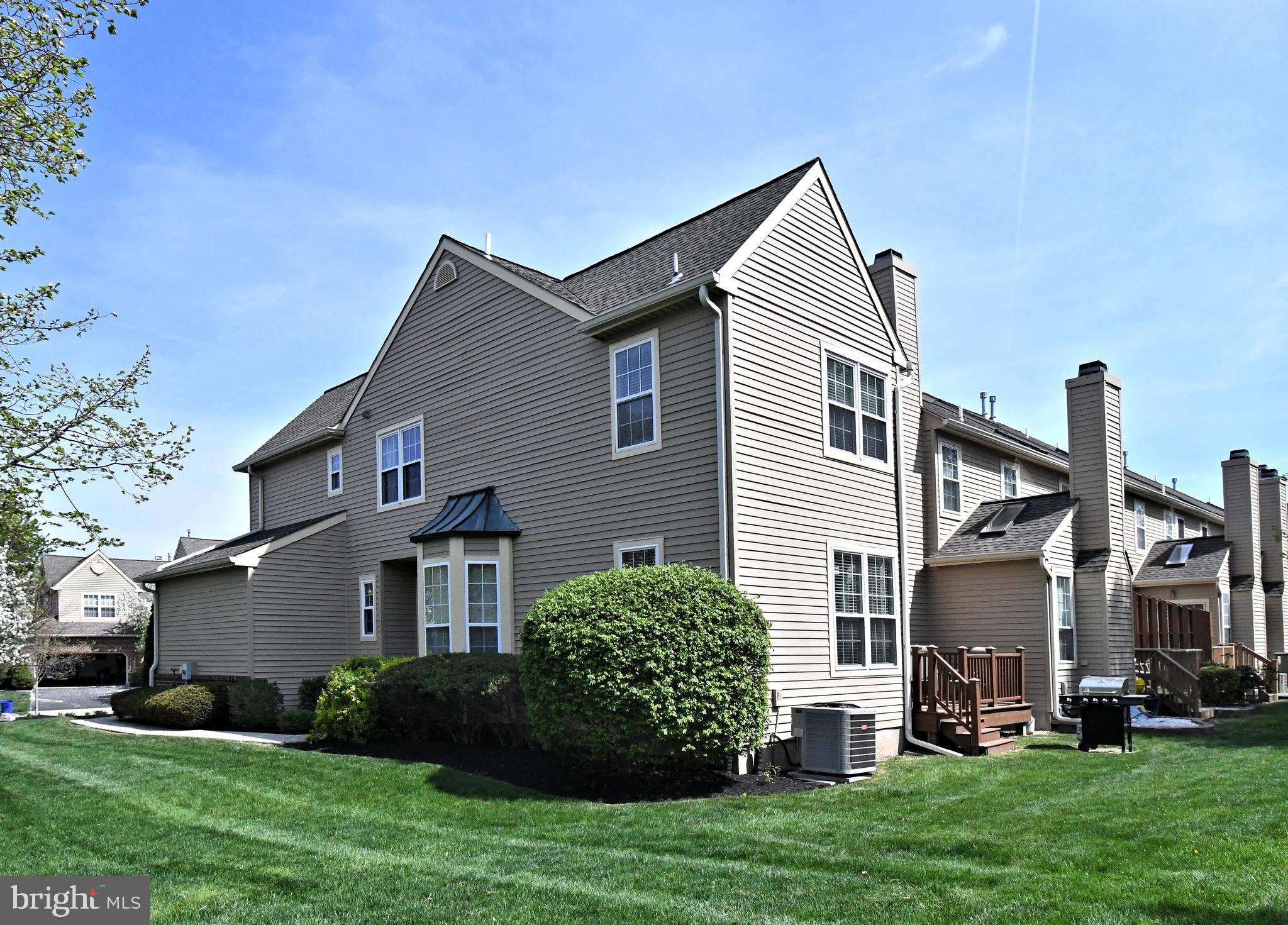 PINECREST - Residential