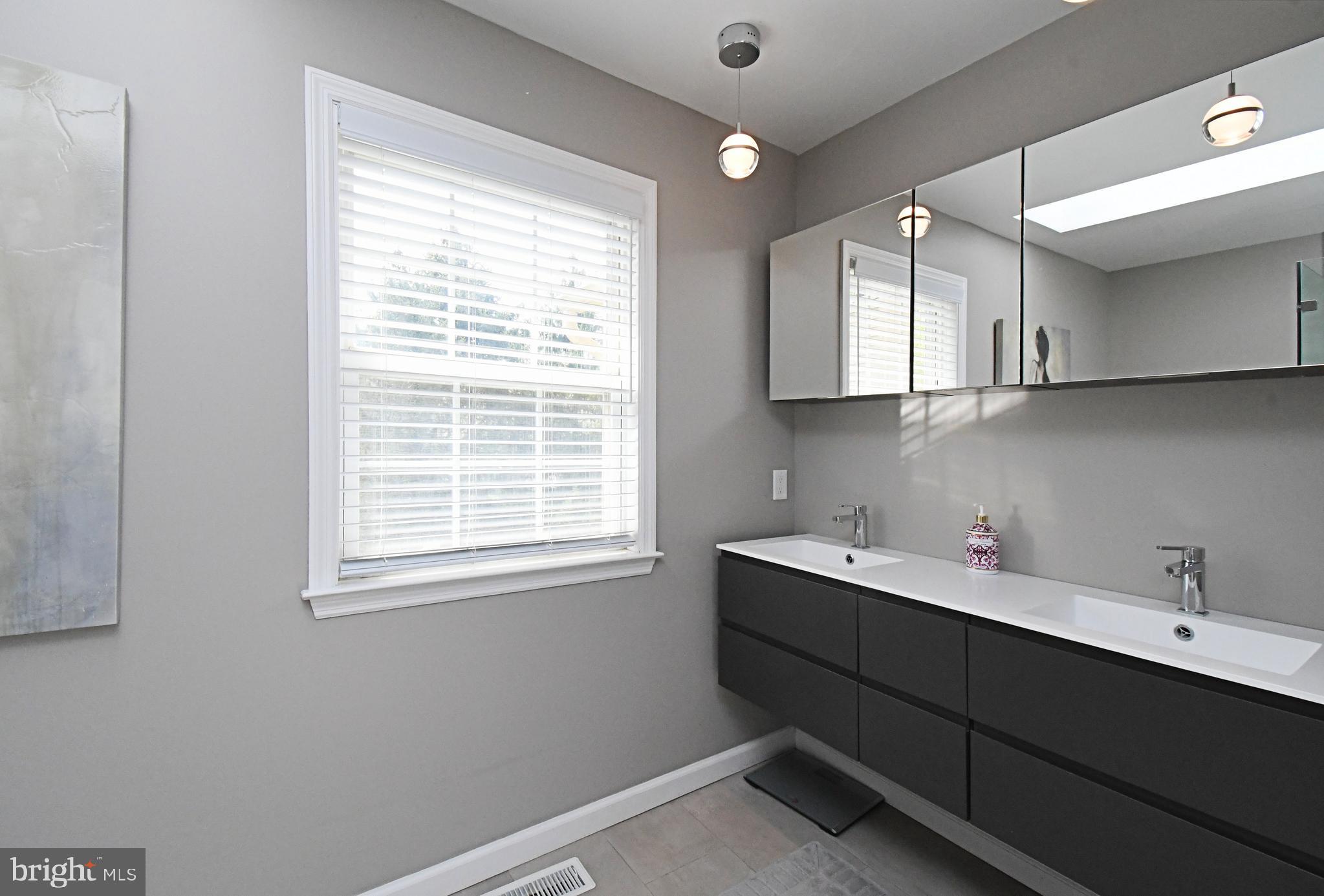 PINECREST - Residential