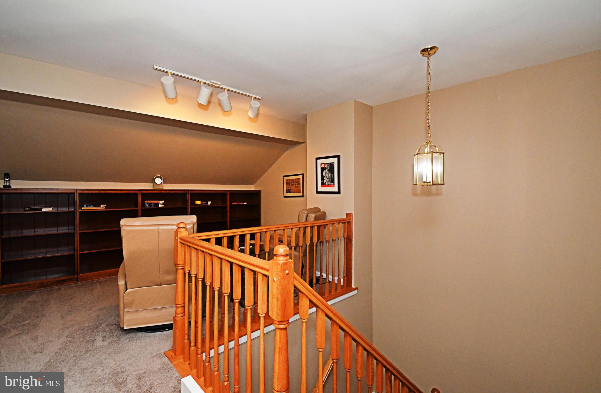 PINECREST - Residential