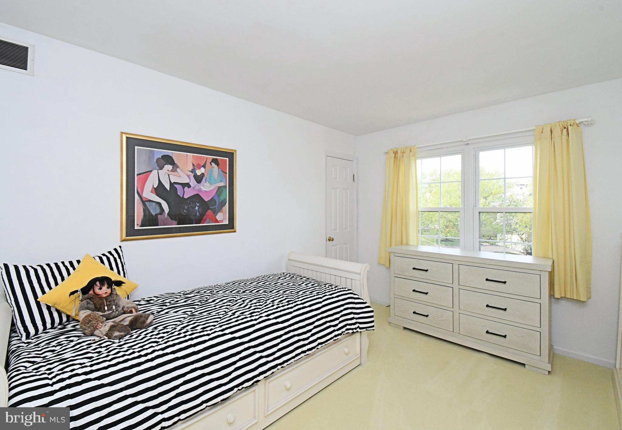 PINECREST - Residential