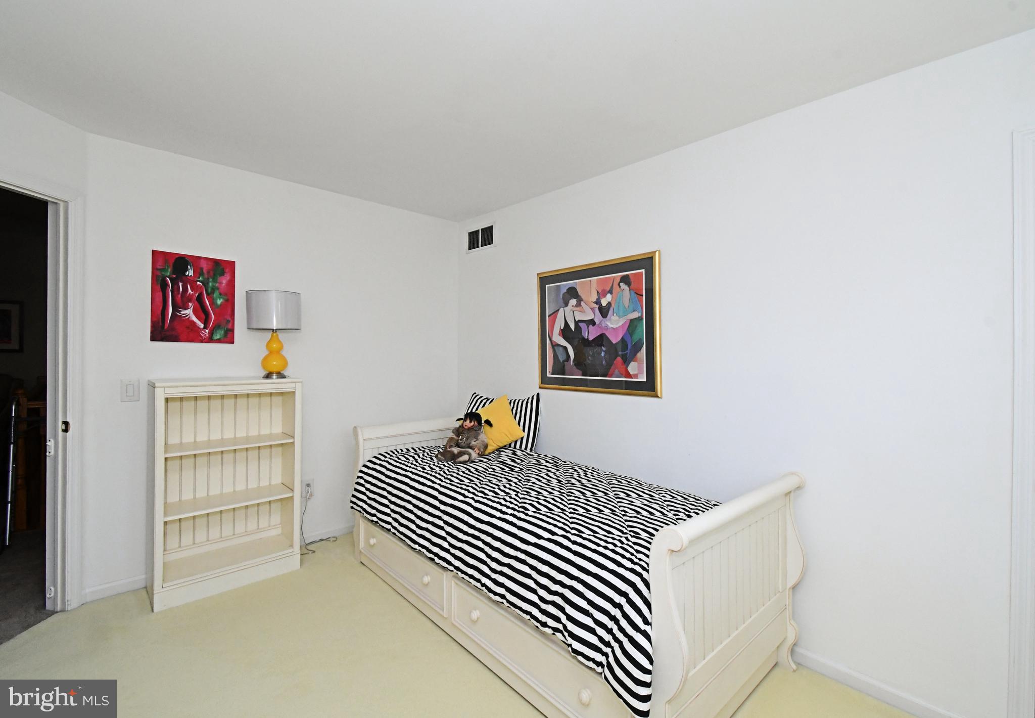 PINECREST - Residential