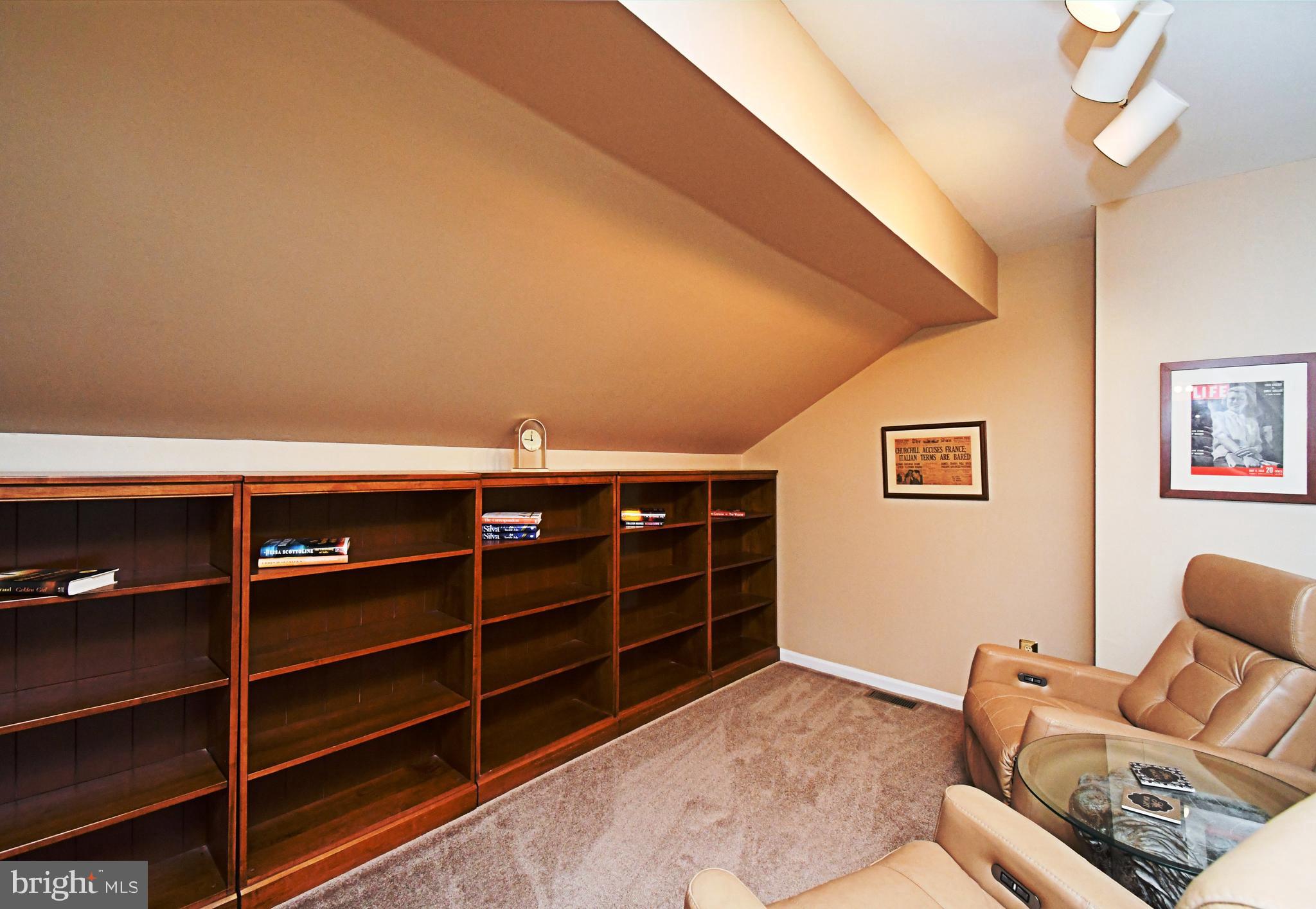 PINECREST - Residential