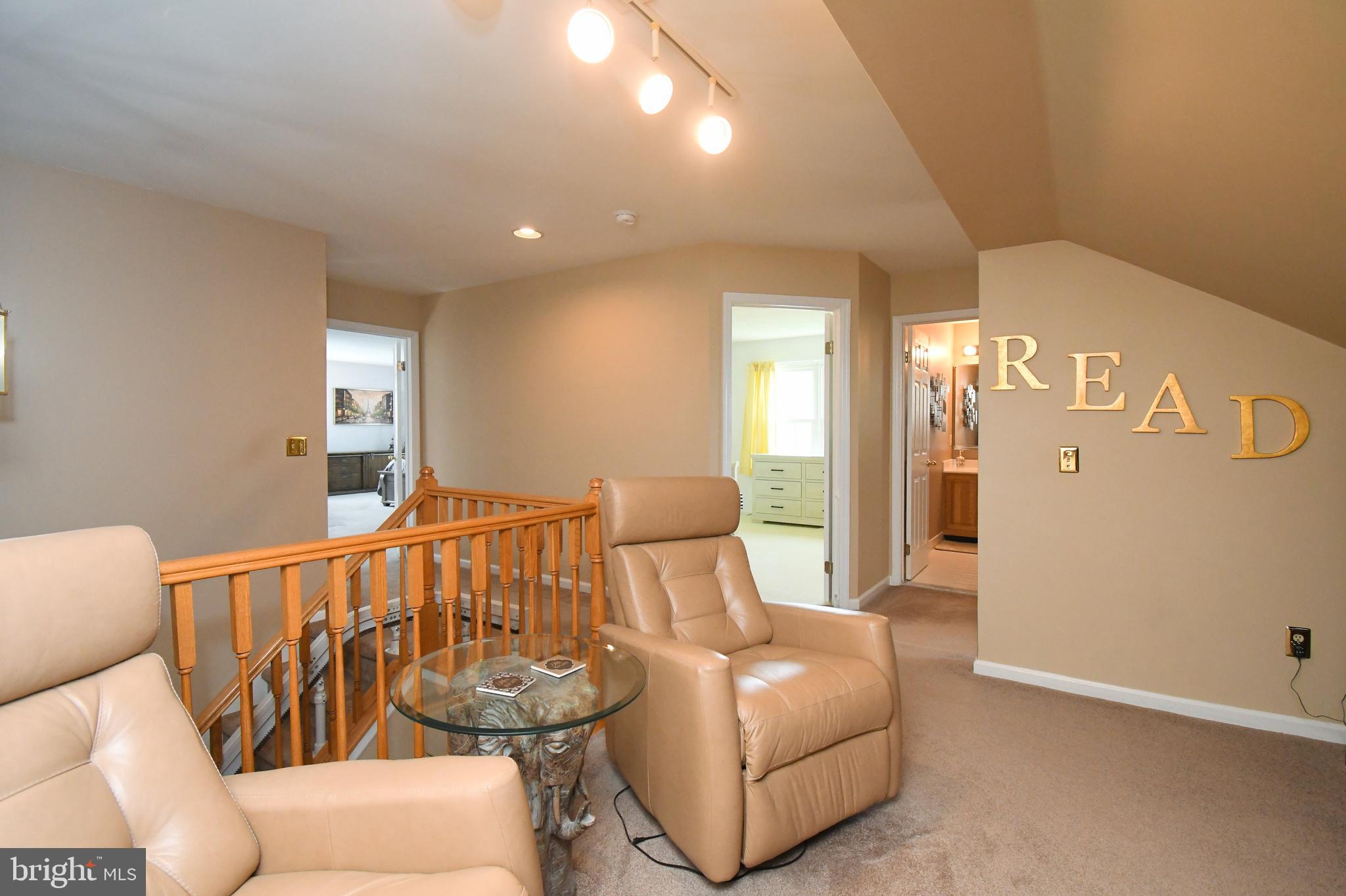 PINECREST - Residential