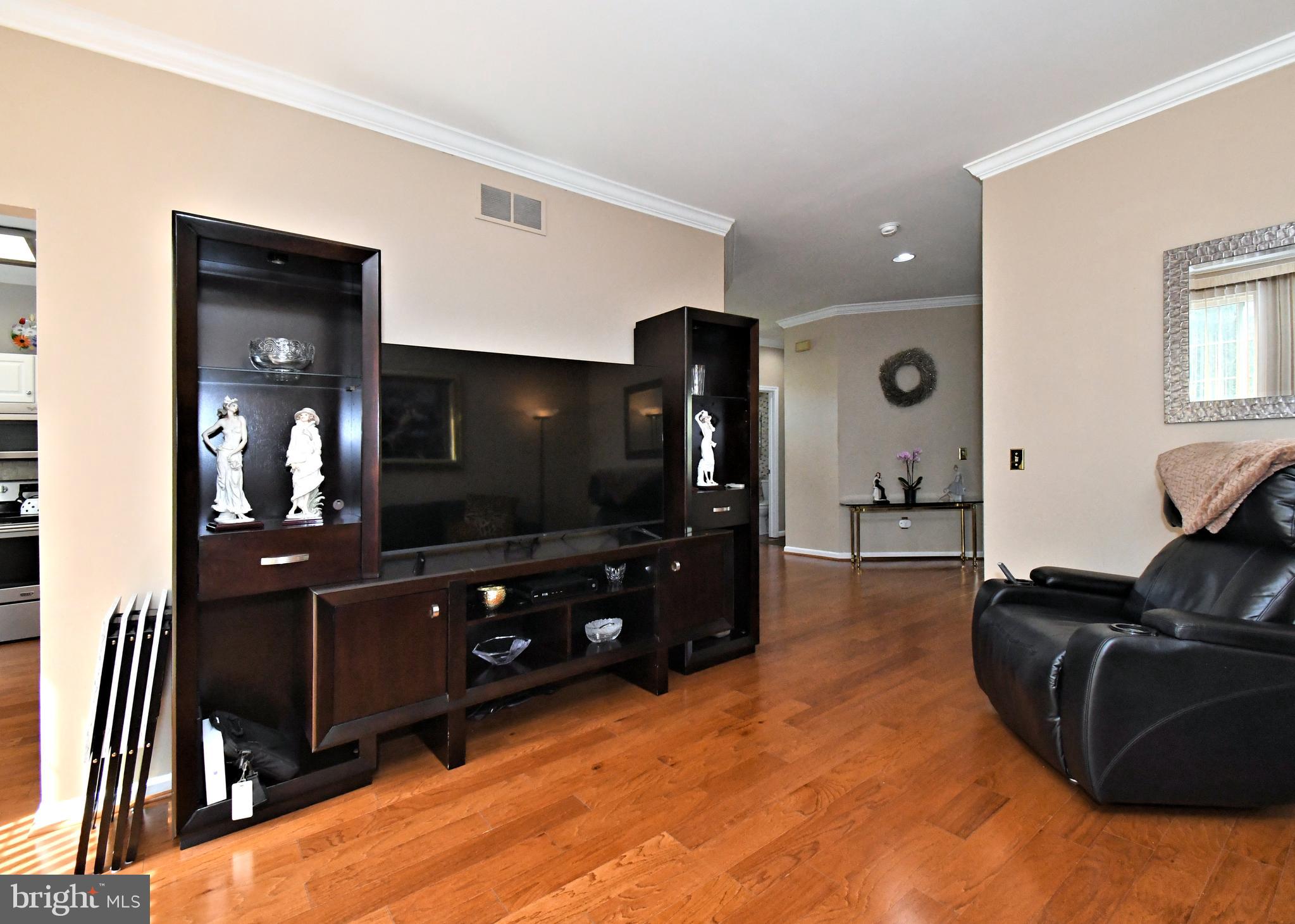 PINECREST - Residential