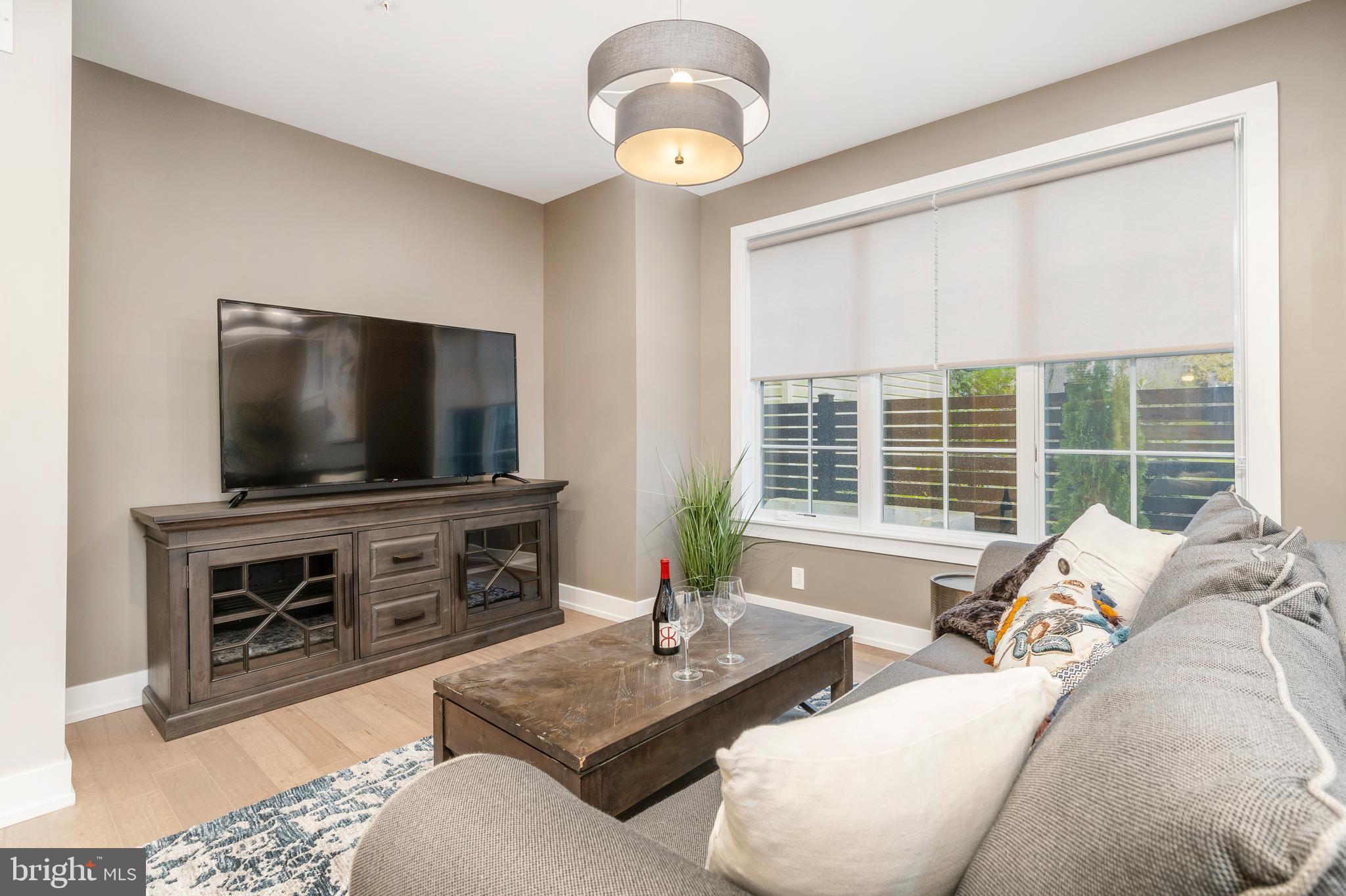 CHESTNUT HILL - Residential