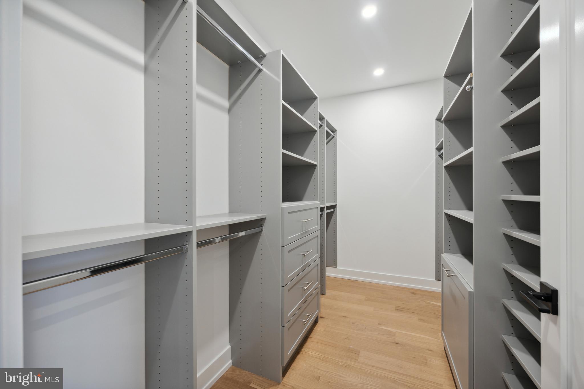 CHESTNUT HILL - Residential
