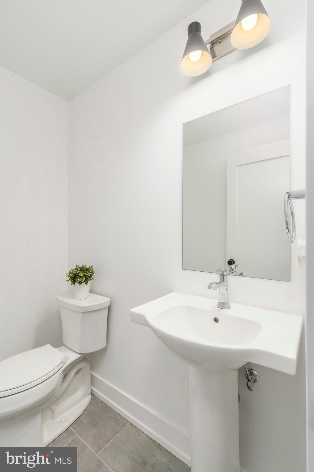 CHESTNUT HILL - Residential