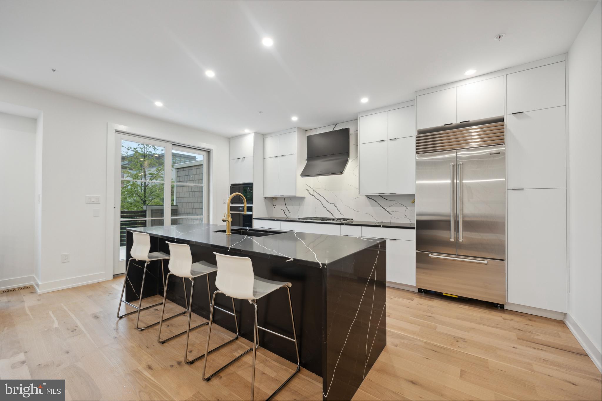 CHESTNUT HILL - Residential