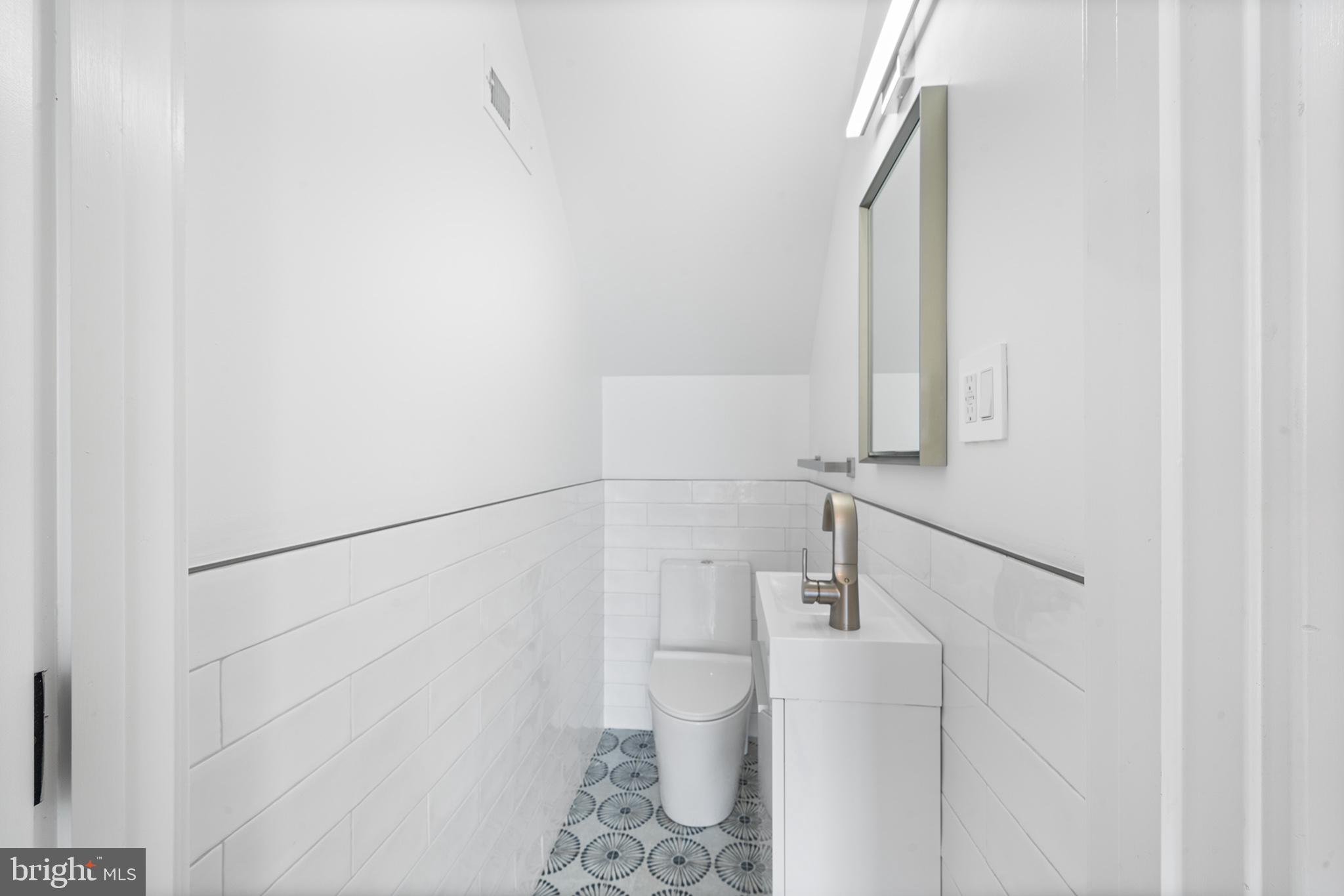 OLDE KENSINGTON - Residential Lease