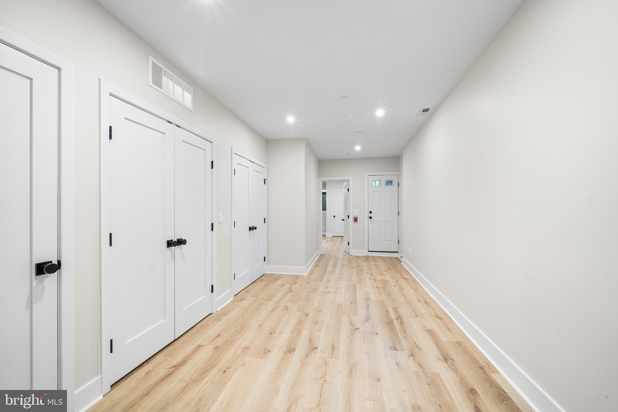 OLDE KENSINGTON - Residential Lease