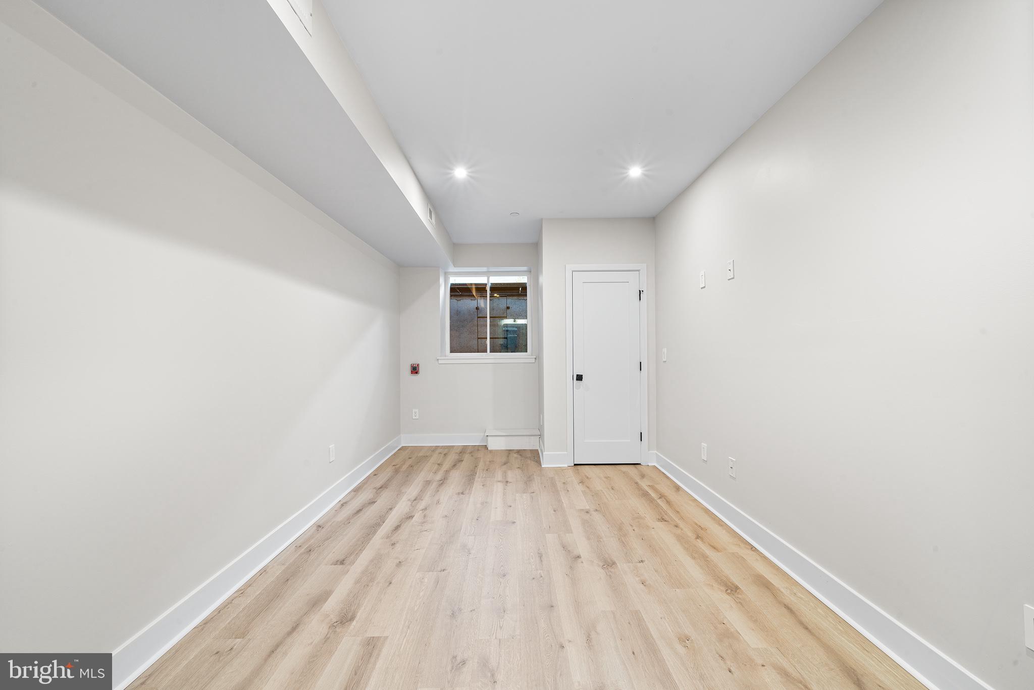 OLDE KENSINGTON - Residential Lease