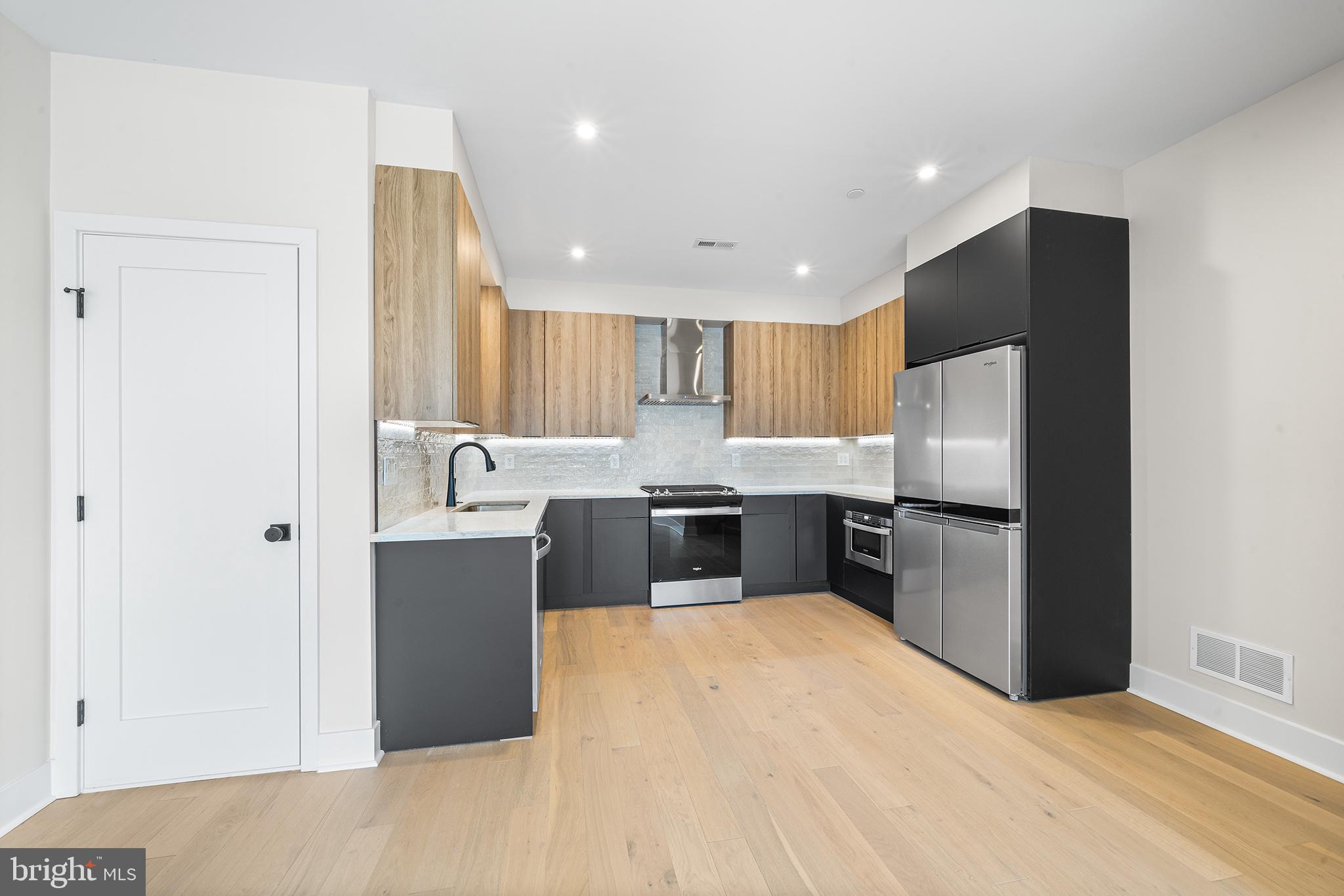 OLDE KENSINGTON - Residential Lease