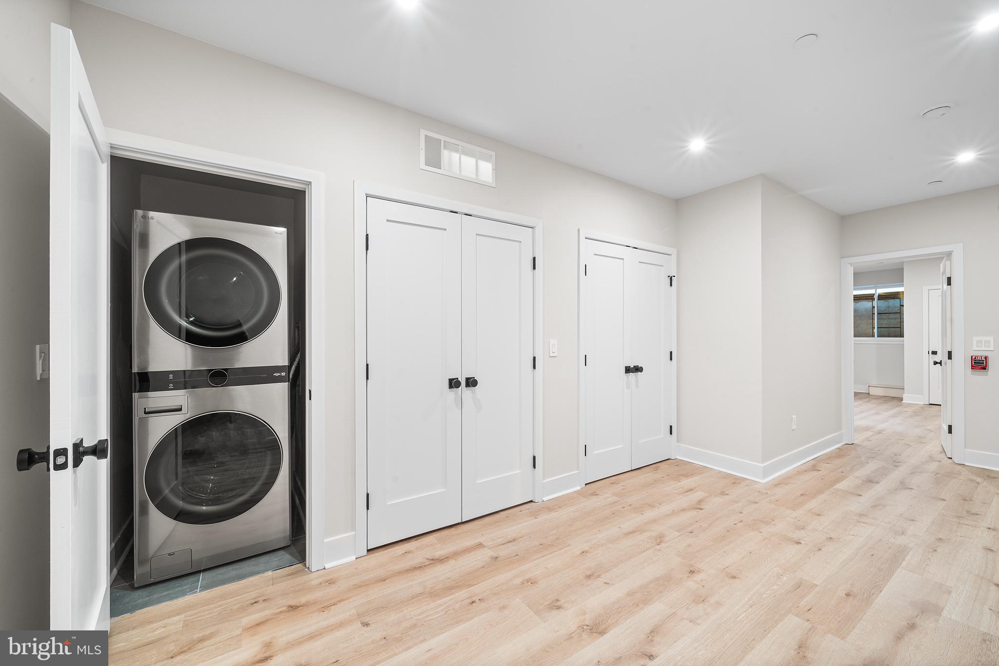 OLDE KENSINGTON - Residential Lease