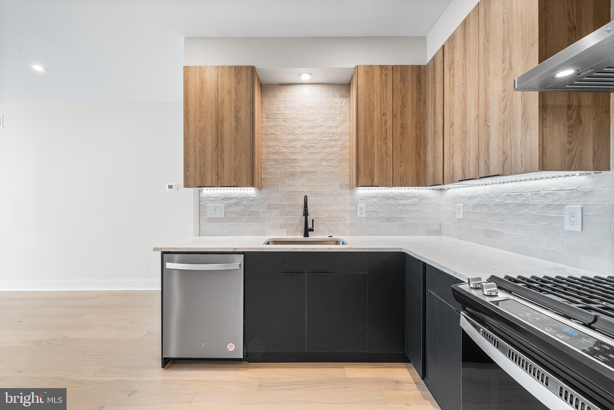 OLDE KENSINGTON - Residential Lease