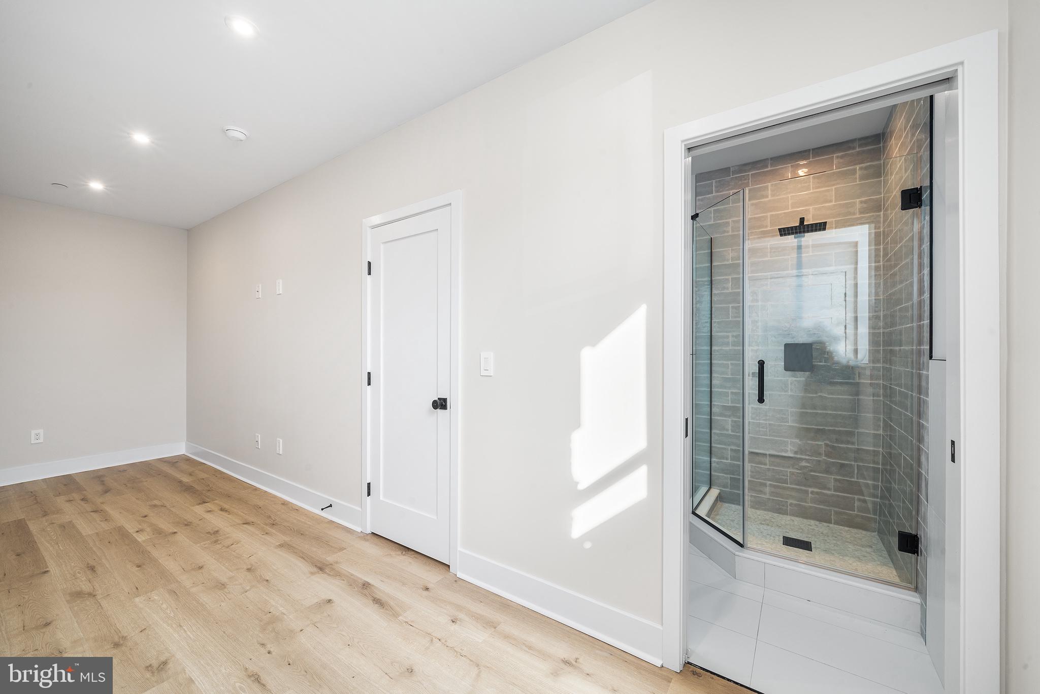 OLDE KENSINGTON - Residential Lease