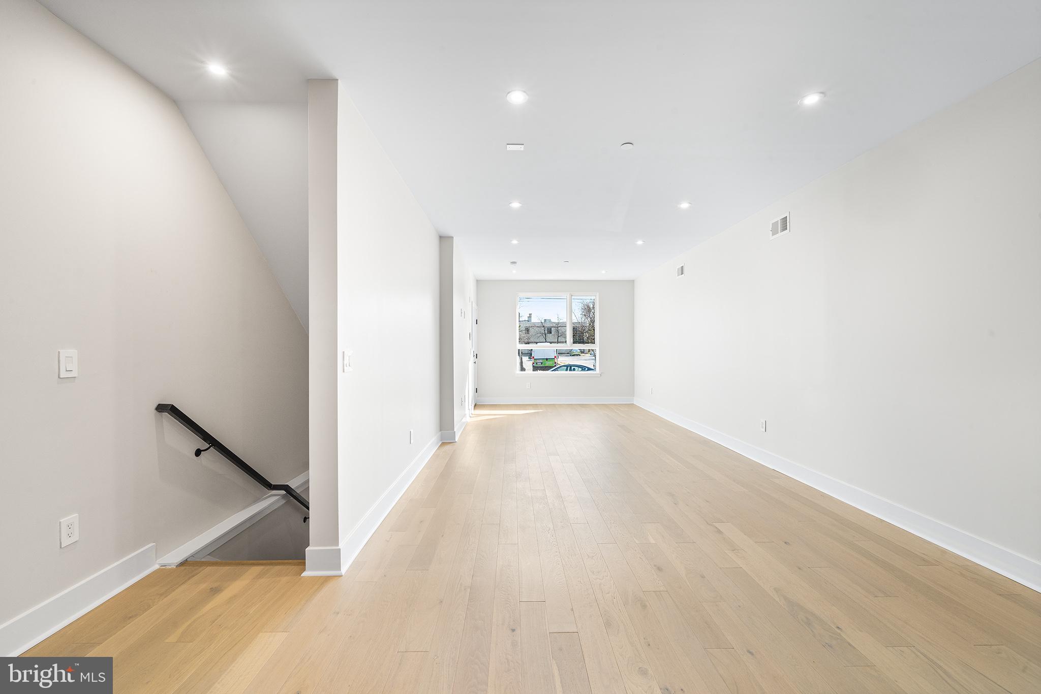 OLDE KENSINGTON - Residential Lease