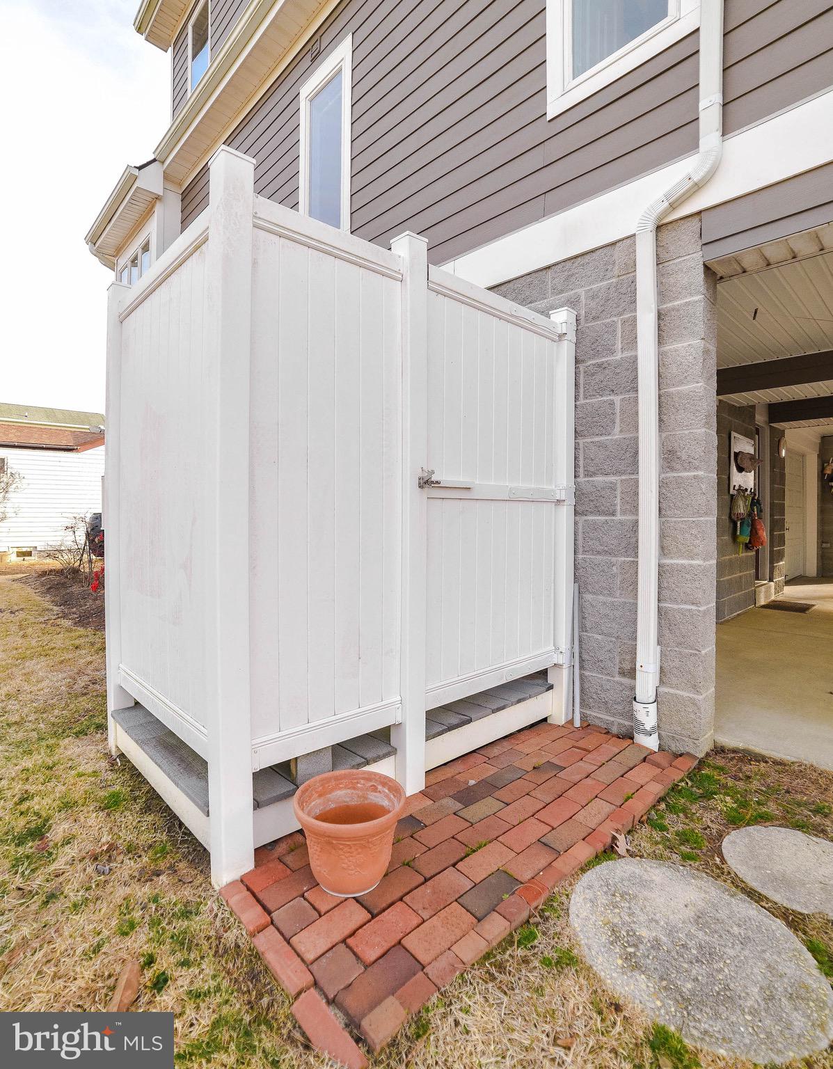 HAYS BEACH - Residential