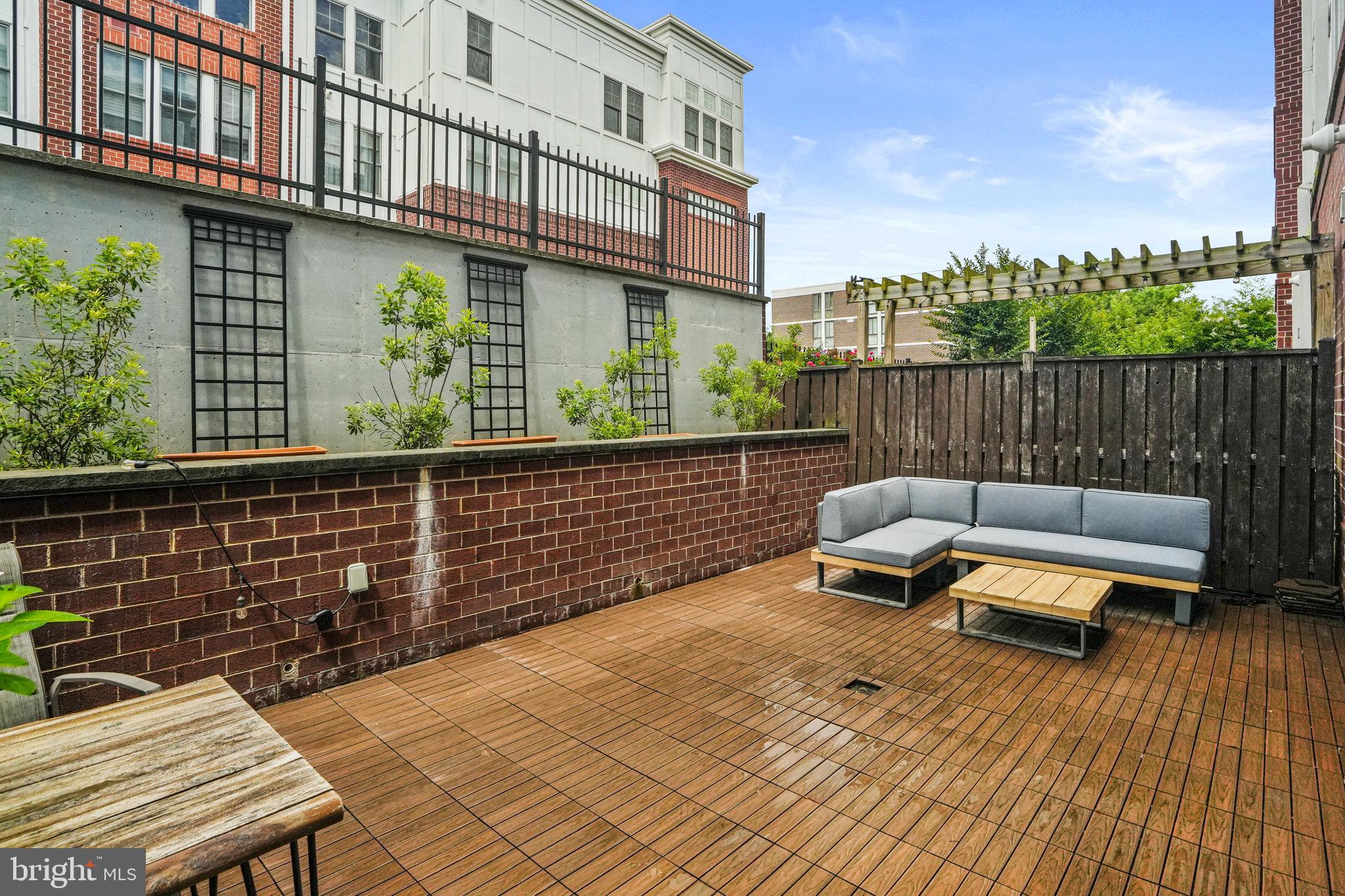 RHODES HILL SQUARE - Residential