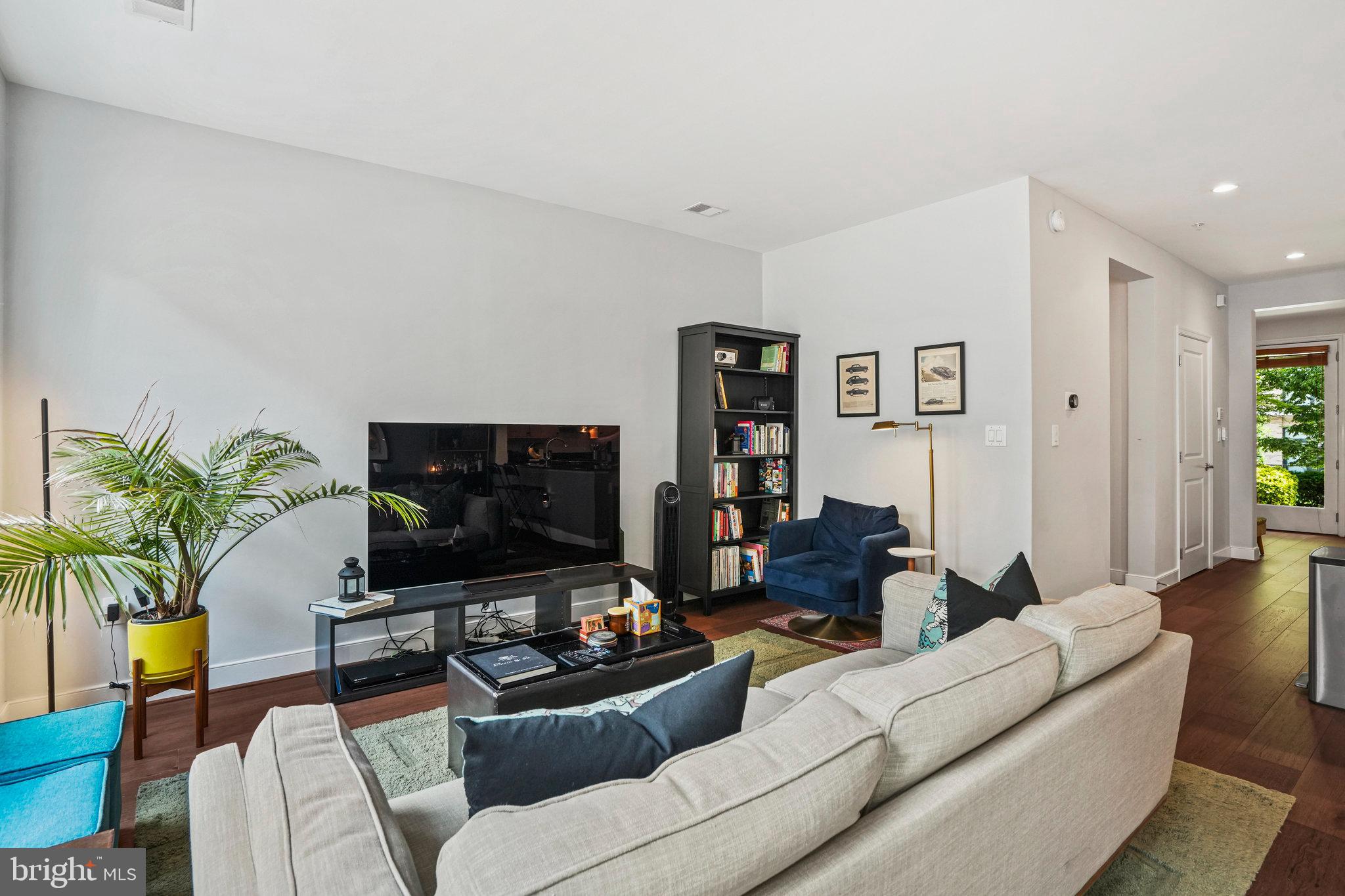 RHODES HILL SQUARE - Residential