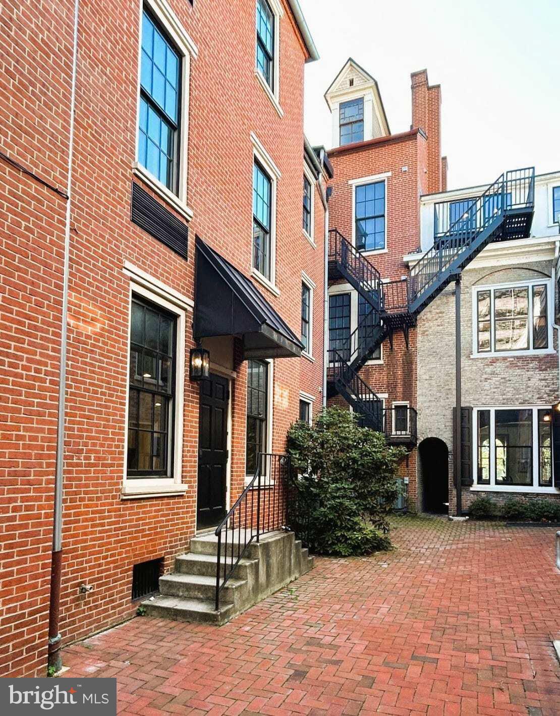25 N FRONT STREET