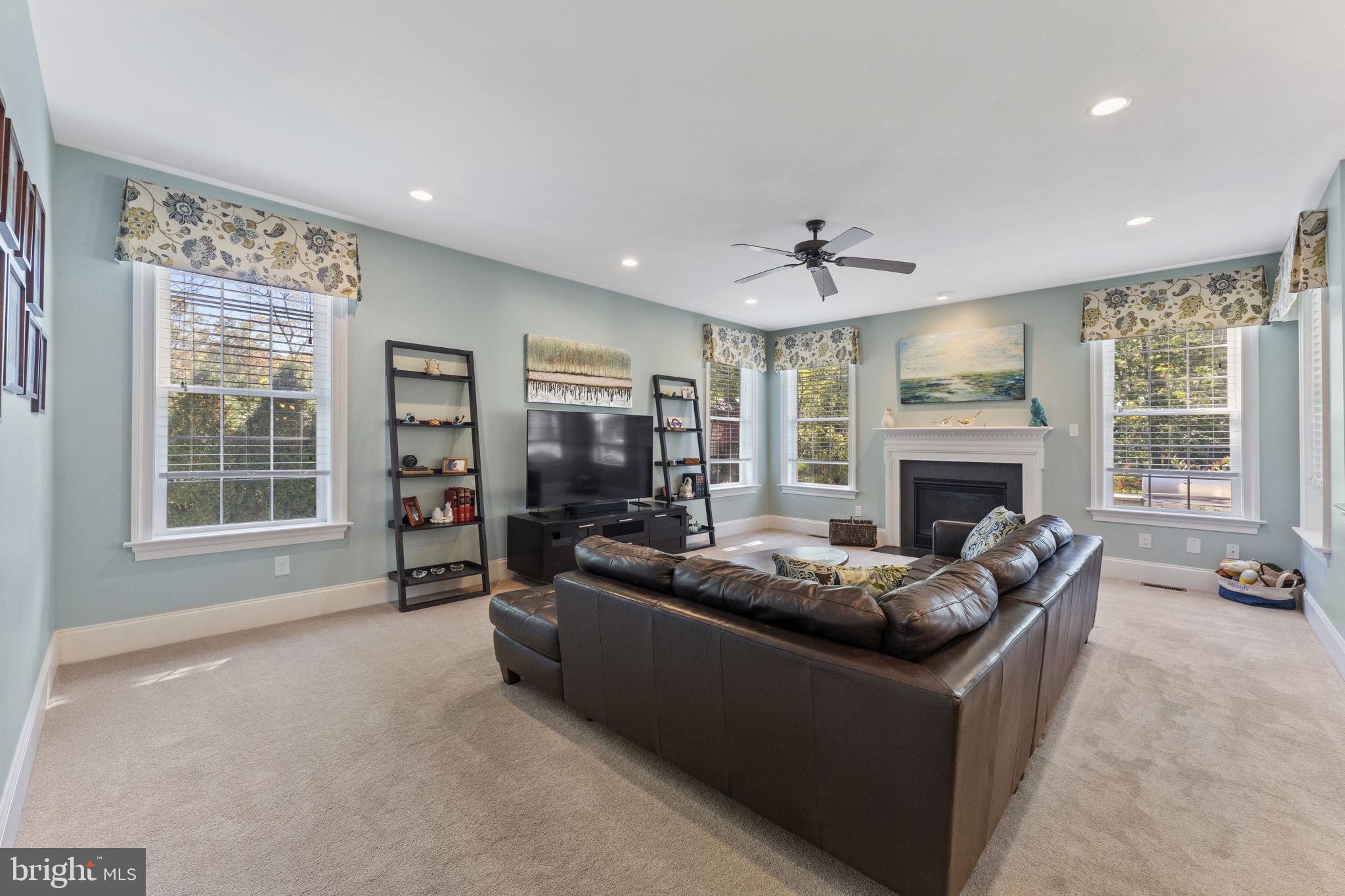 WILLISTOWN ACRES - Residential