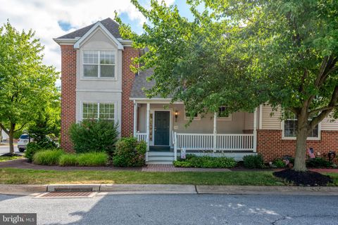 Townhouse For Sale - 1001 Kent Gdn Gdn<br/> LITITZ, PA 17543