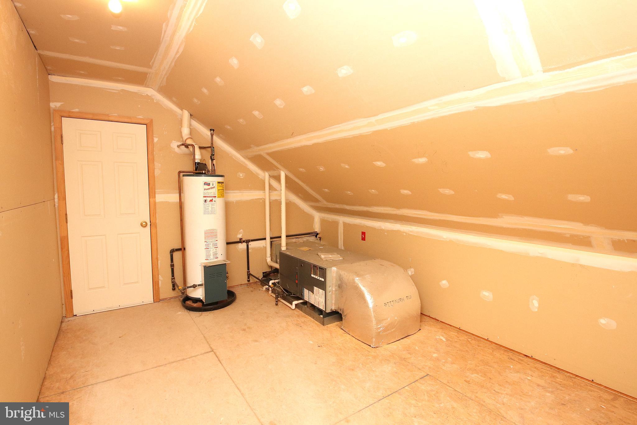 KINGS CREST - Residential