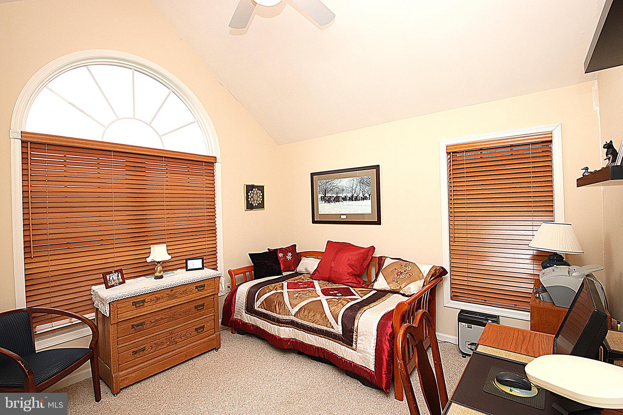 KINGS CREST - Residential