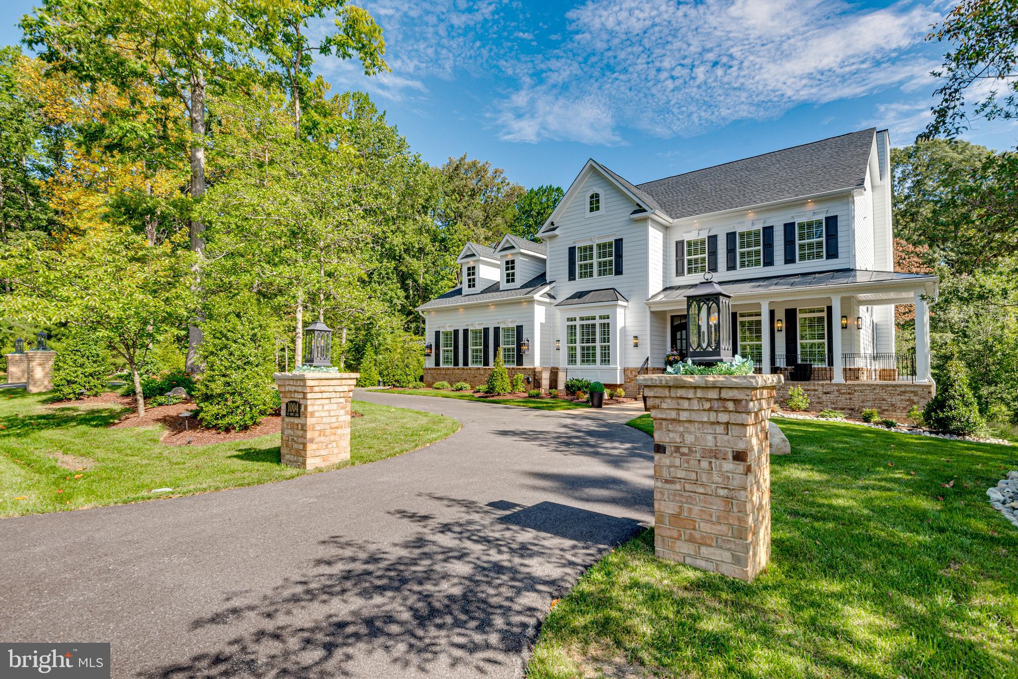 927 HEATHERFIELD LANE