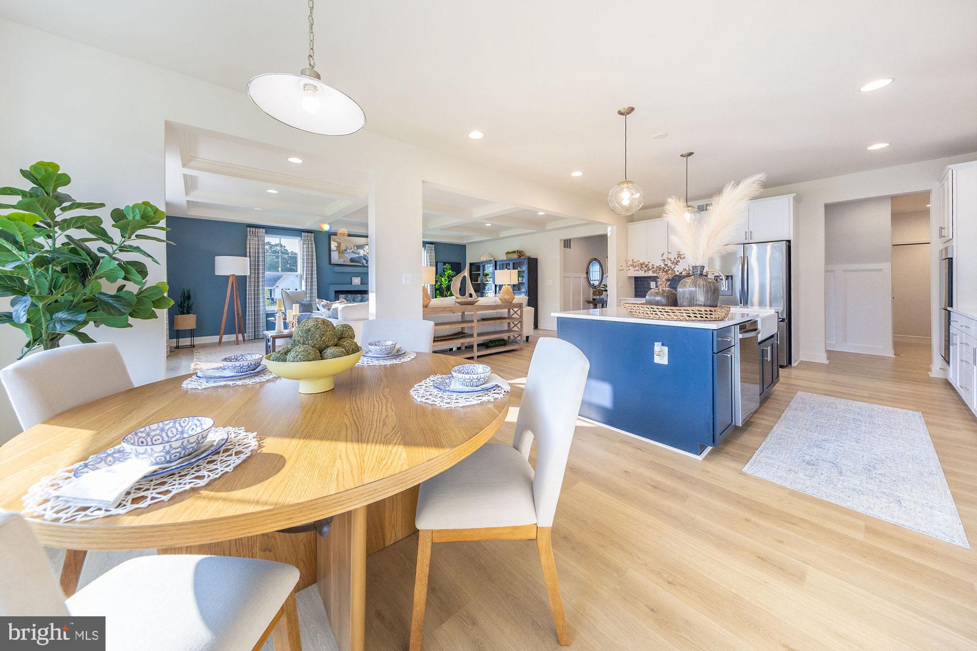 927 HEATHERFIELD LANE